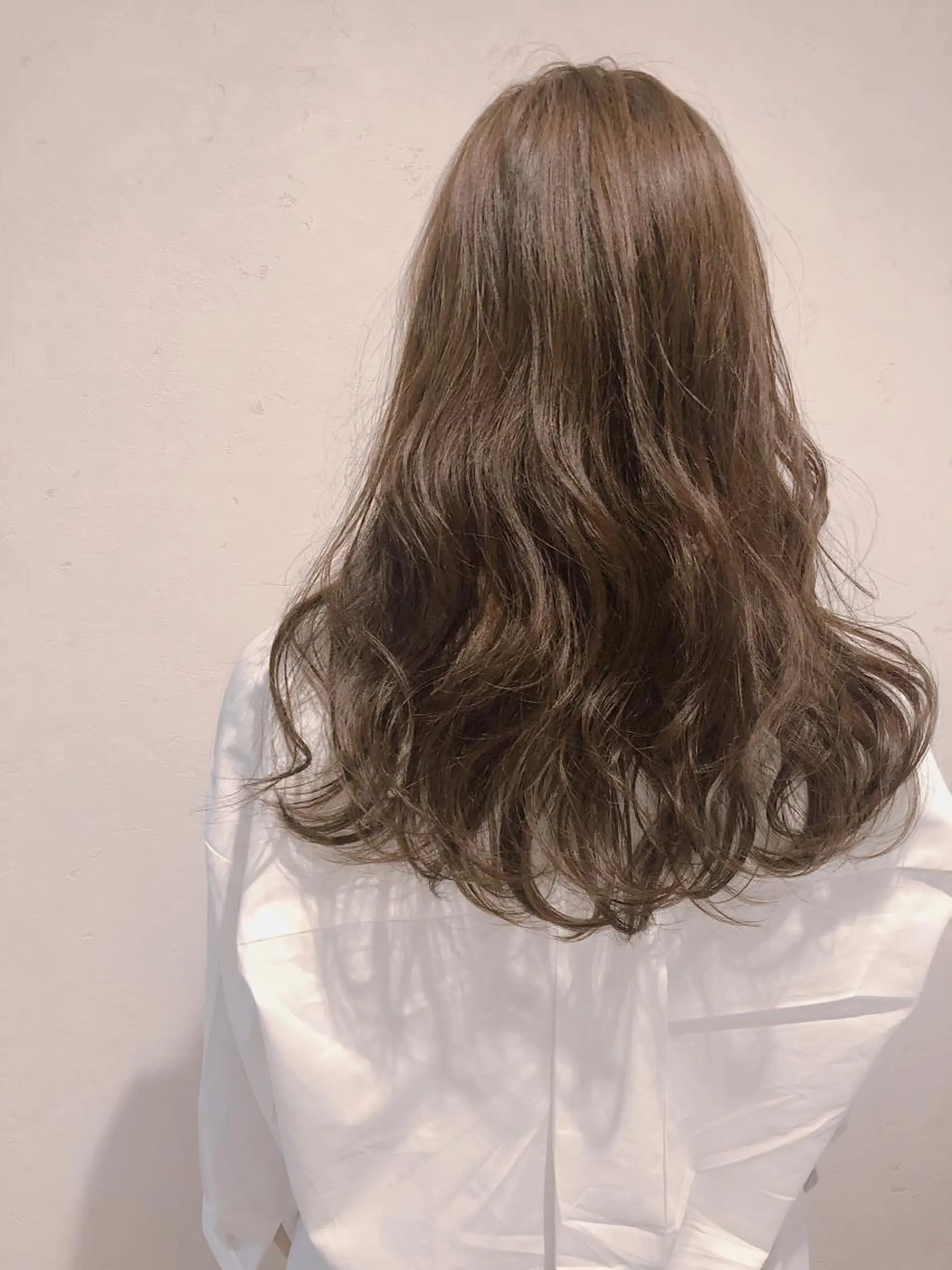 ロング カラー 伊藤 さやかのヘアスタイル