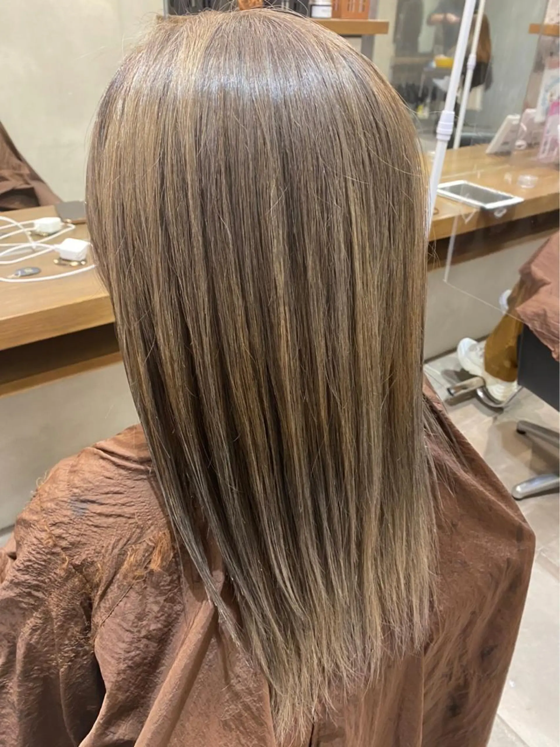 セミロング 小口 晃のヘアスタイル