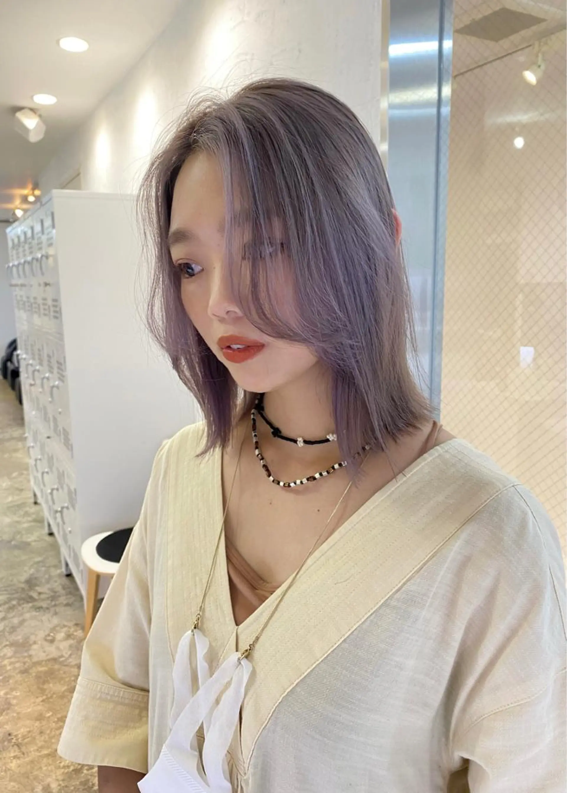 ミディアム カラー ブリーチ ハイトーンカラー 透明感カラー 大人グレージュ有村のヘアスタイル