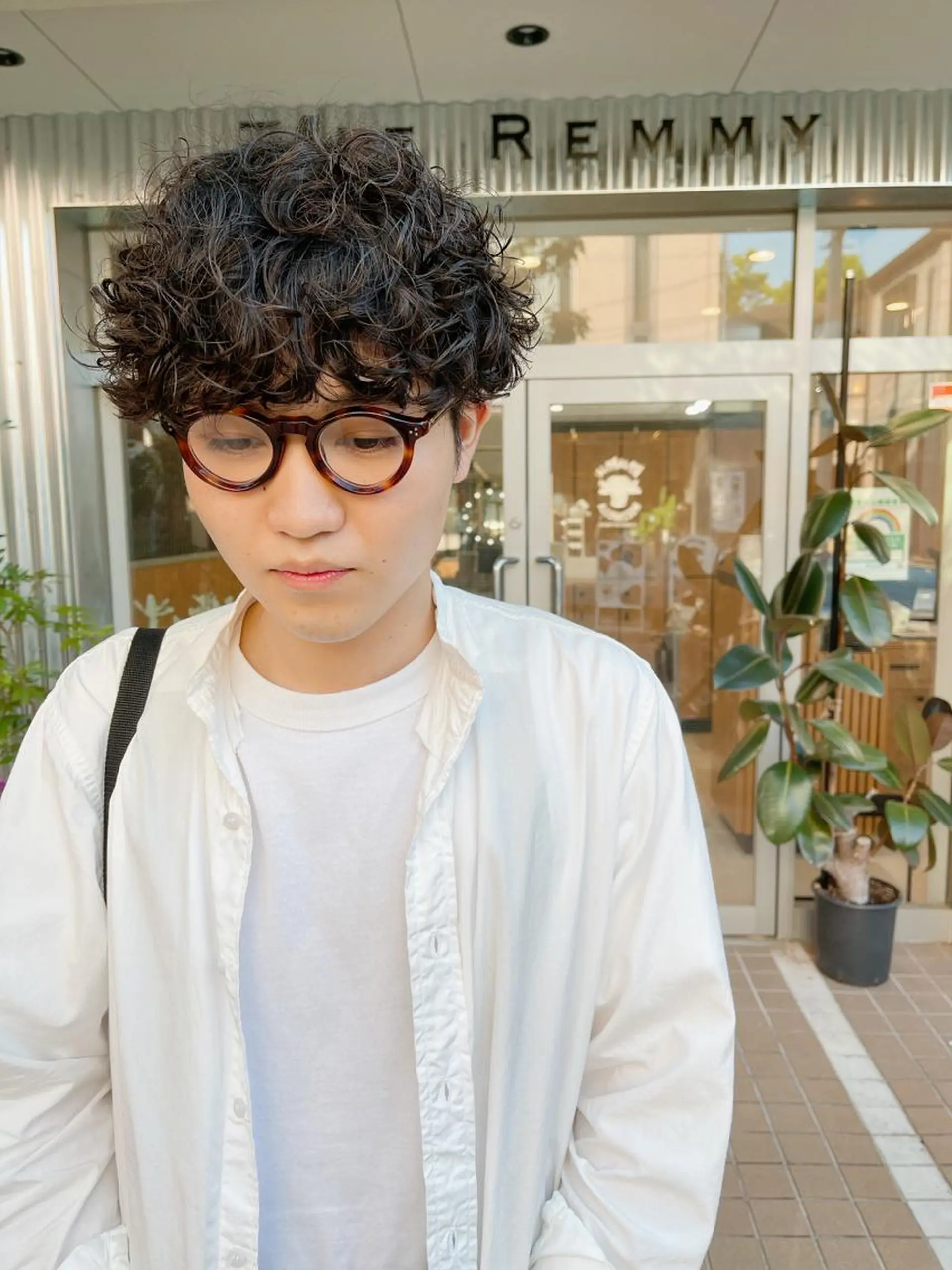 ショート パーマ メンズ マッシュ メンズパーマ カット ヘアカラー パーマ 縮毛矯正 トリートメント メンズパーマ タカキリョウのヘアスタイル