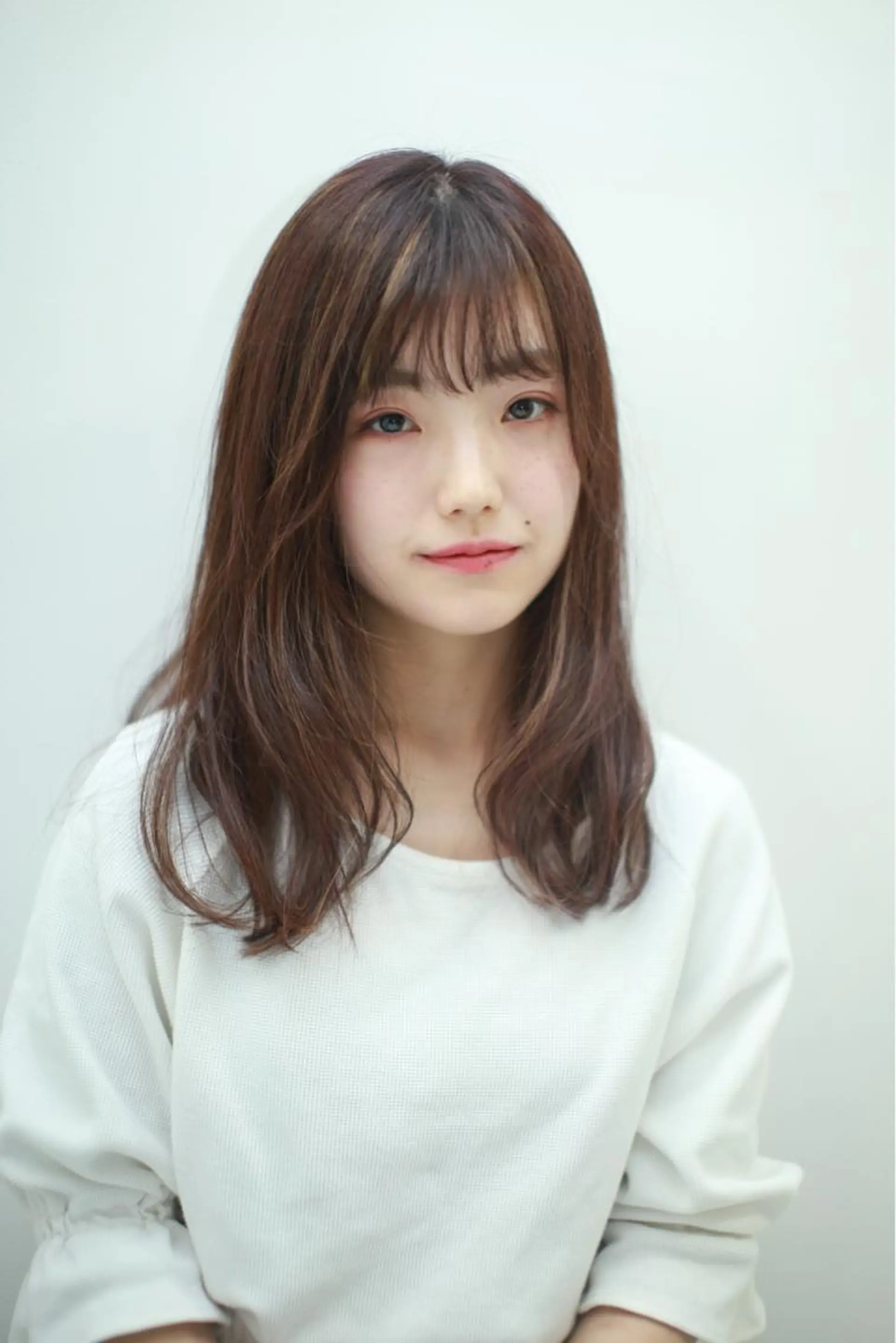 セミロング カラー 透明感カラー ハイライトカラー ハイライト 【白髪ぼかし】 愛甲竜佑のヘアスタイル