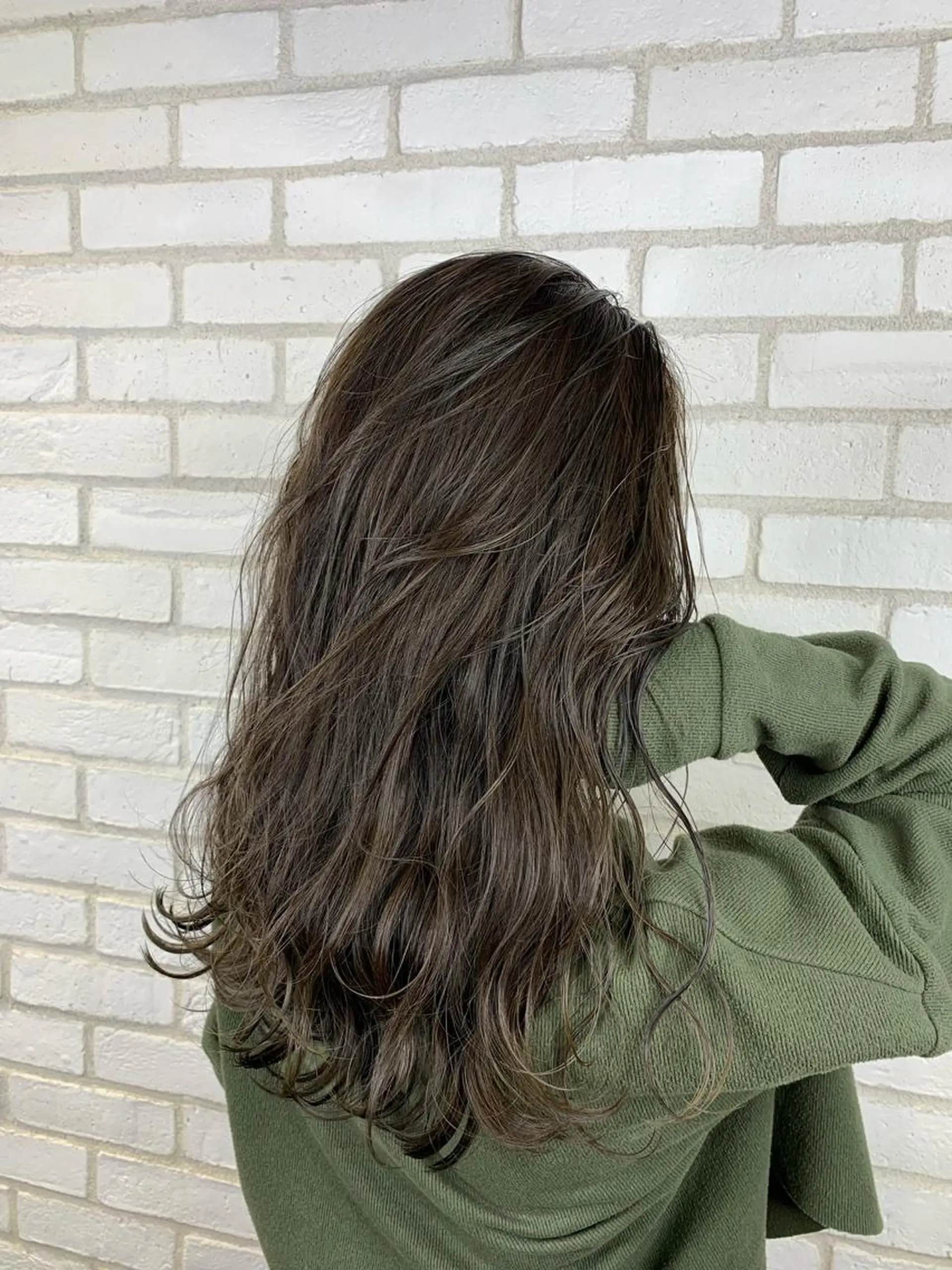 セミロング カラー takumi Hのヘアスタイル