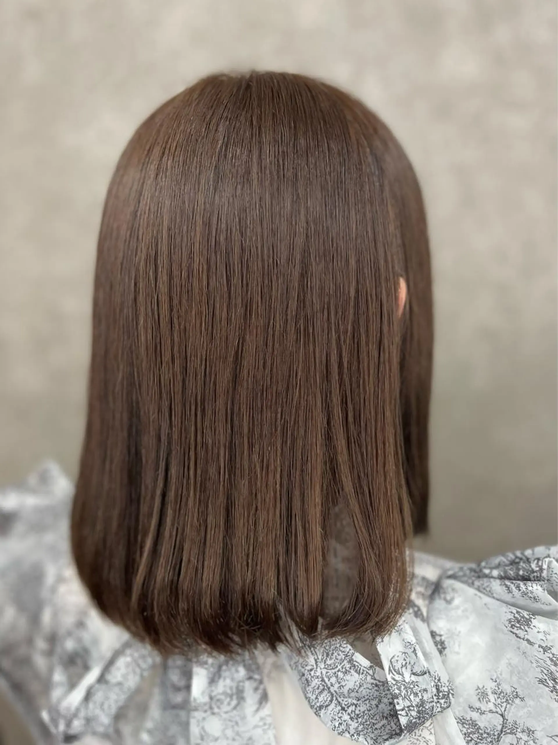 ミディアム カラー 山口 詩織のヘアスタイル