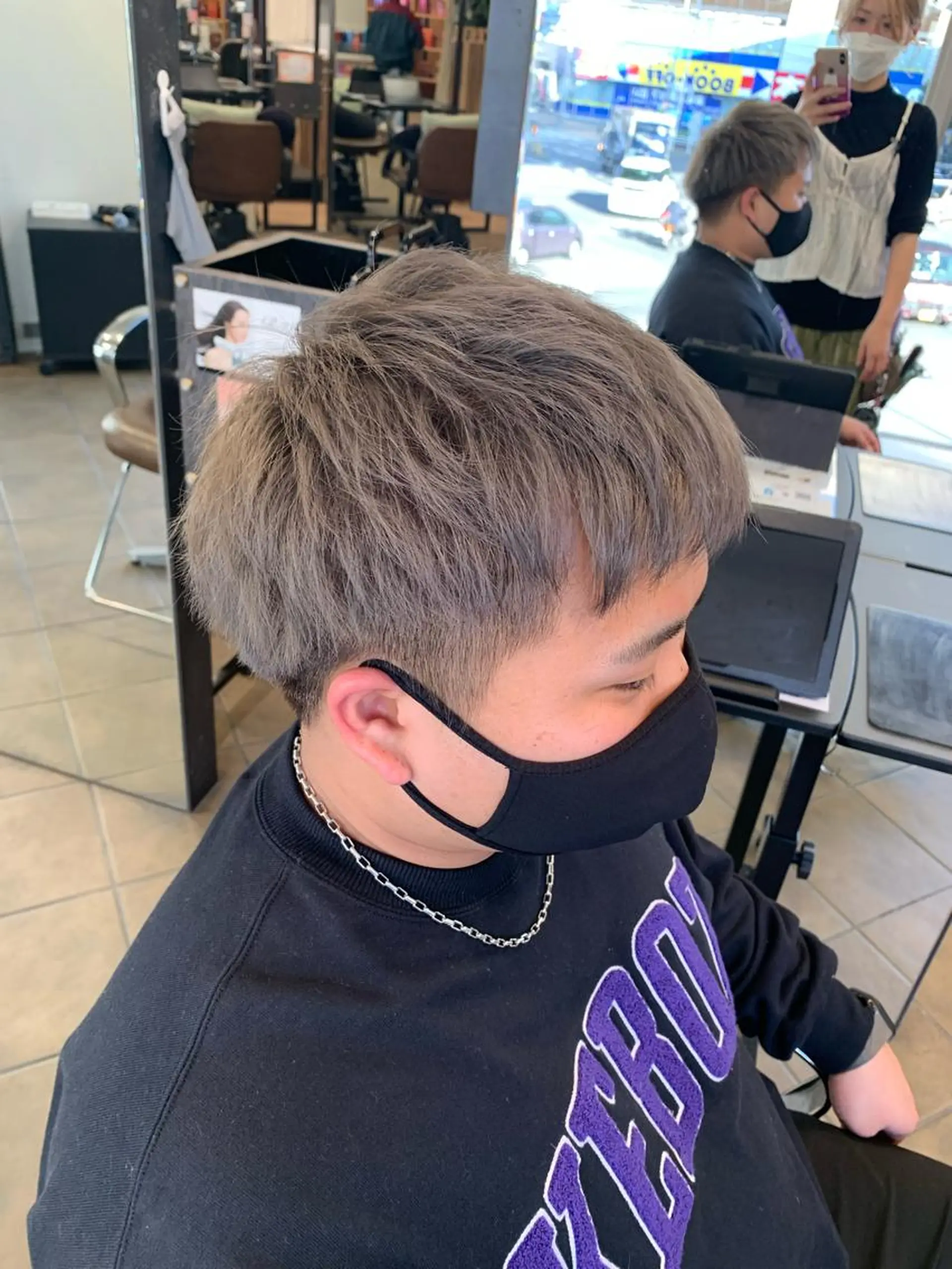 カラー メテオ ／ヘアカラー 西川菜実のヘアスタイル