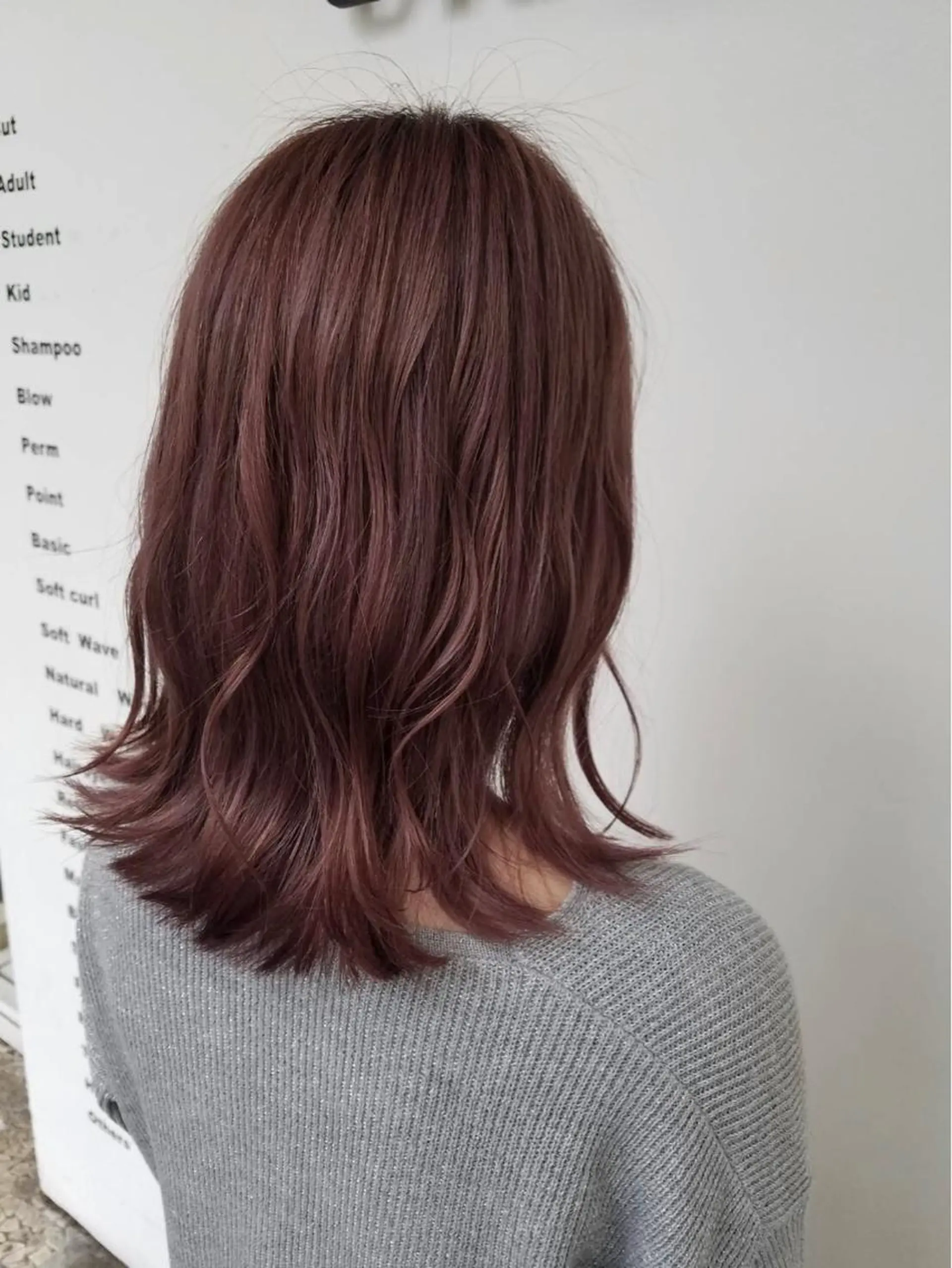 ミディアム カラー ブリーチ ハイライトカラー バイオレットカラー ハイライト ヘアカラー 東條 克義のヘアスタイル