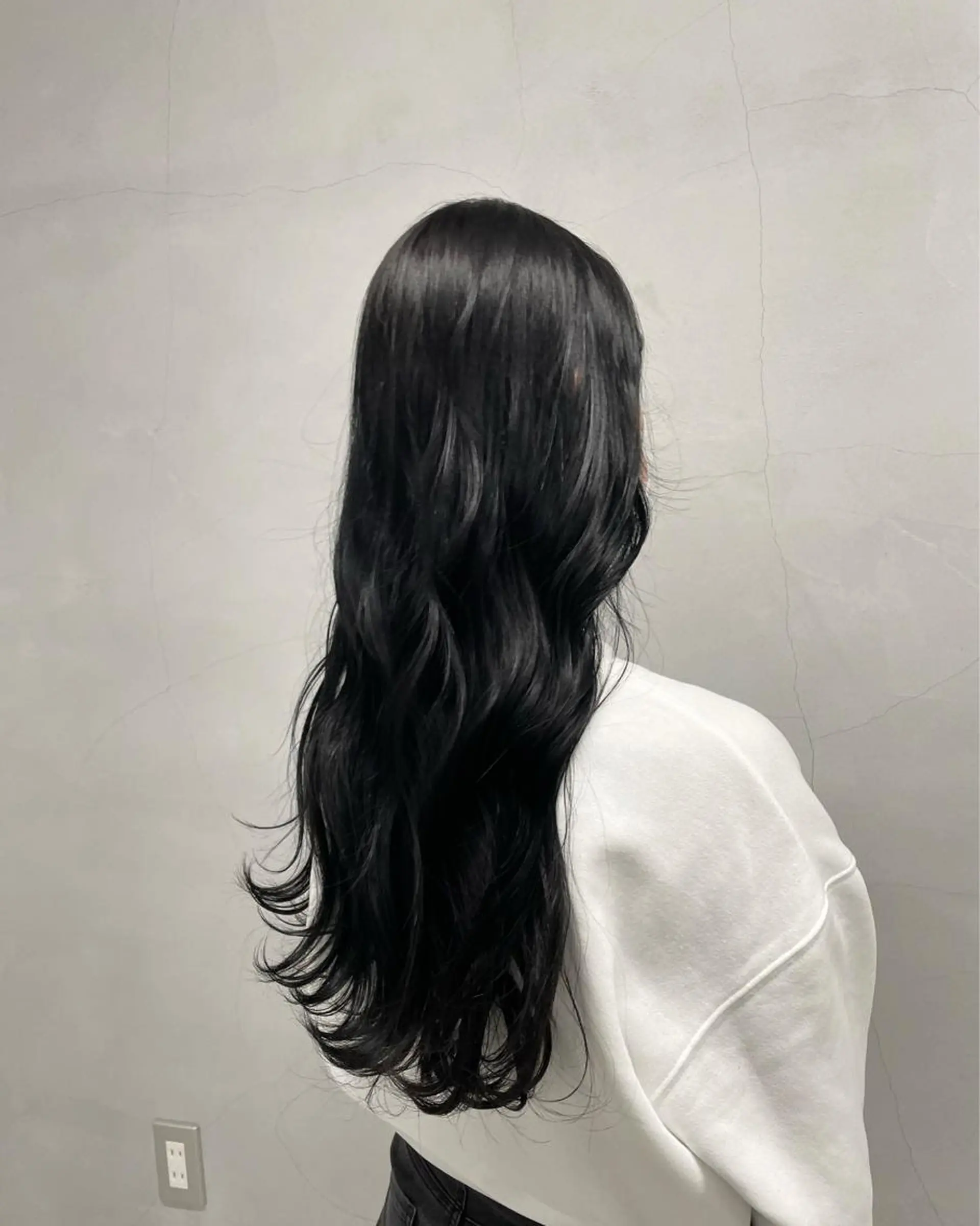 カラー 黒髪 ブルーカラー ブルーブラック miu .のヘアスタイル