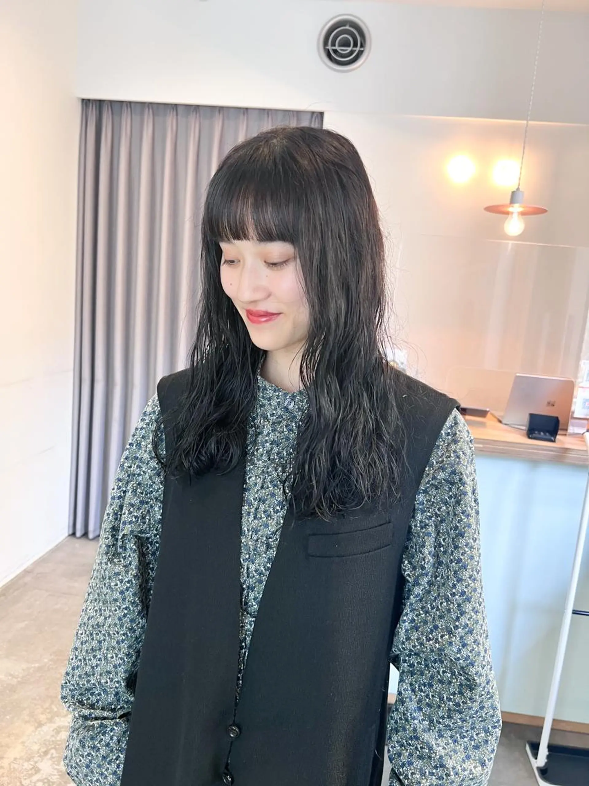 セミロング パーマ ミディアムパーマ /癖毛パーマのヘアスタイル