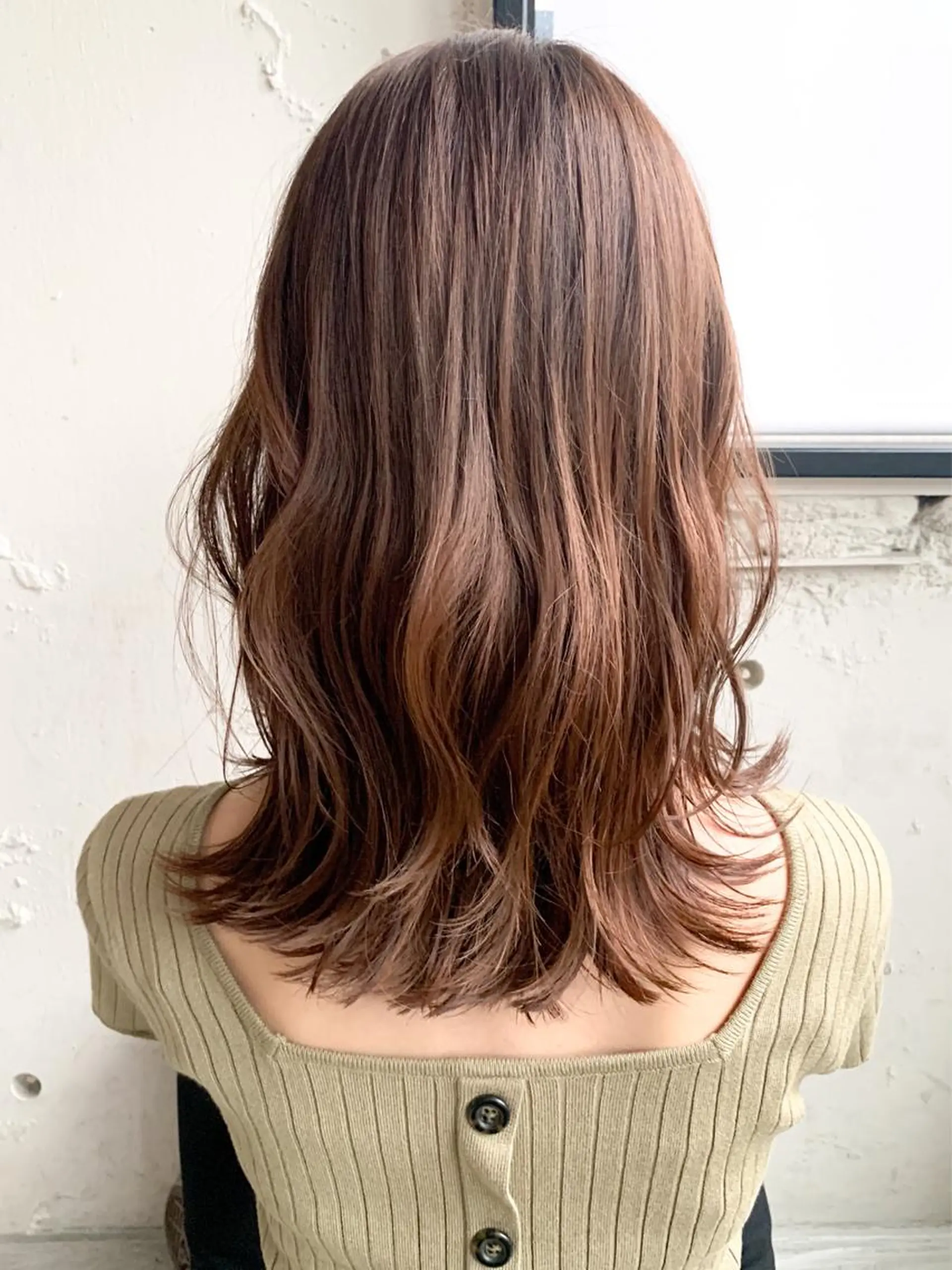 ミディアム カラー ヘアアレンジ レイヤーカット yuka .のヘアスタイル