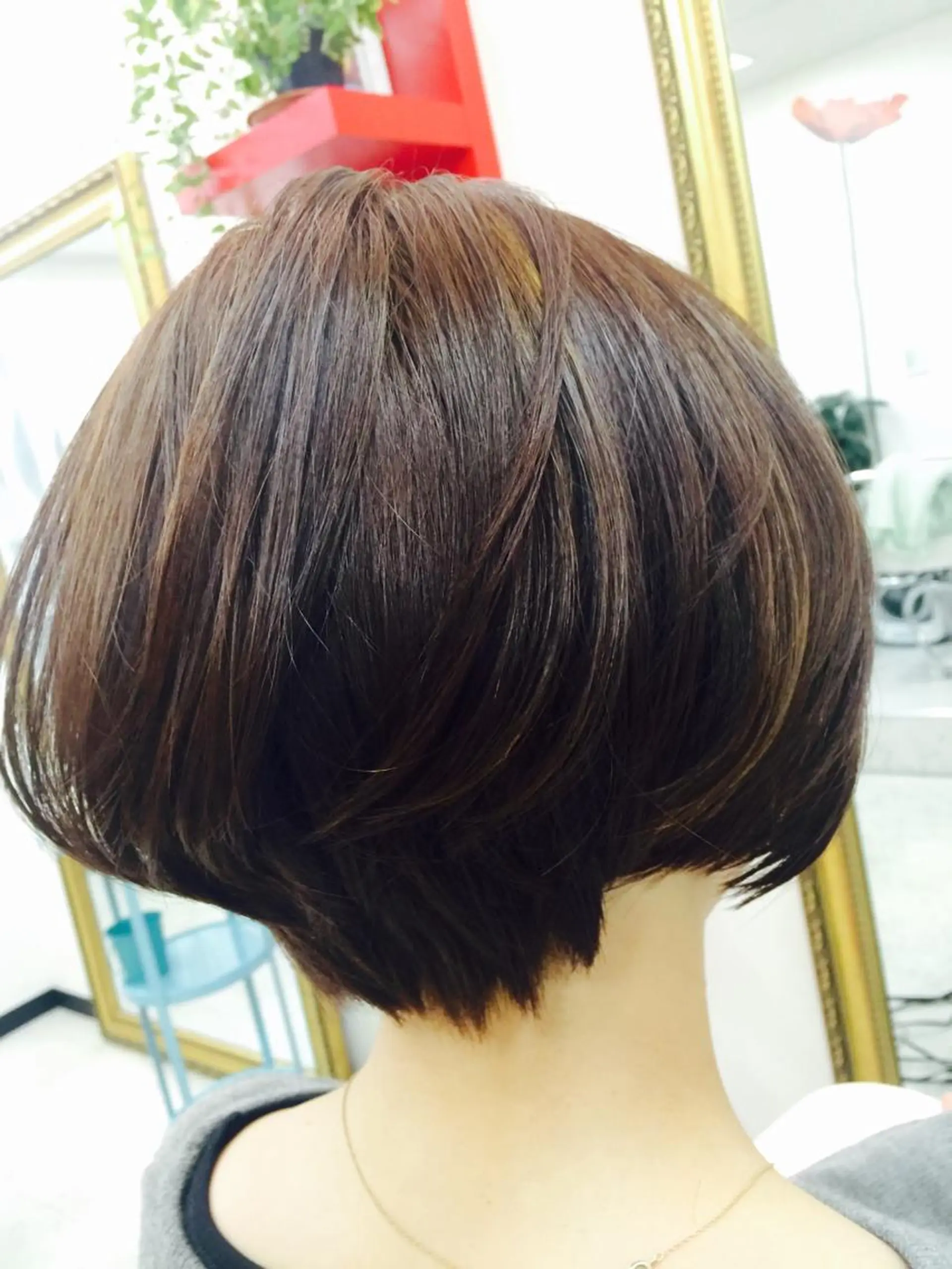 ショート カラー ハイライトカラー イルミナカラー ボブ ハイライト hama yukiのヘアスタイル