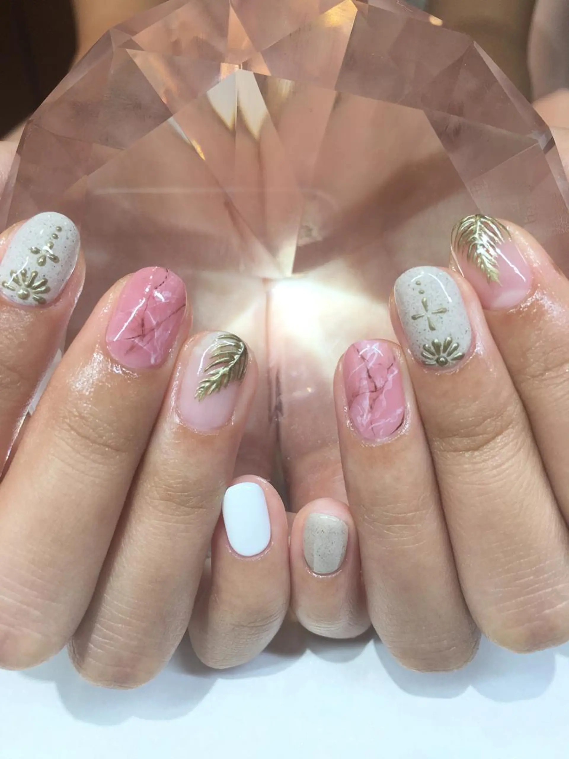 ショート ネイル glow_ nailのネイルデザイン