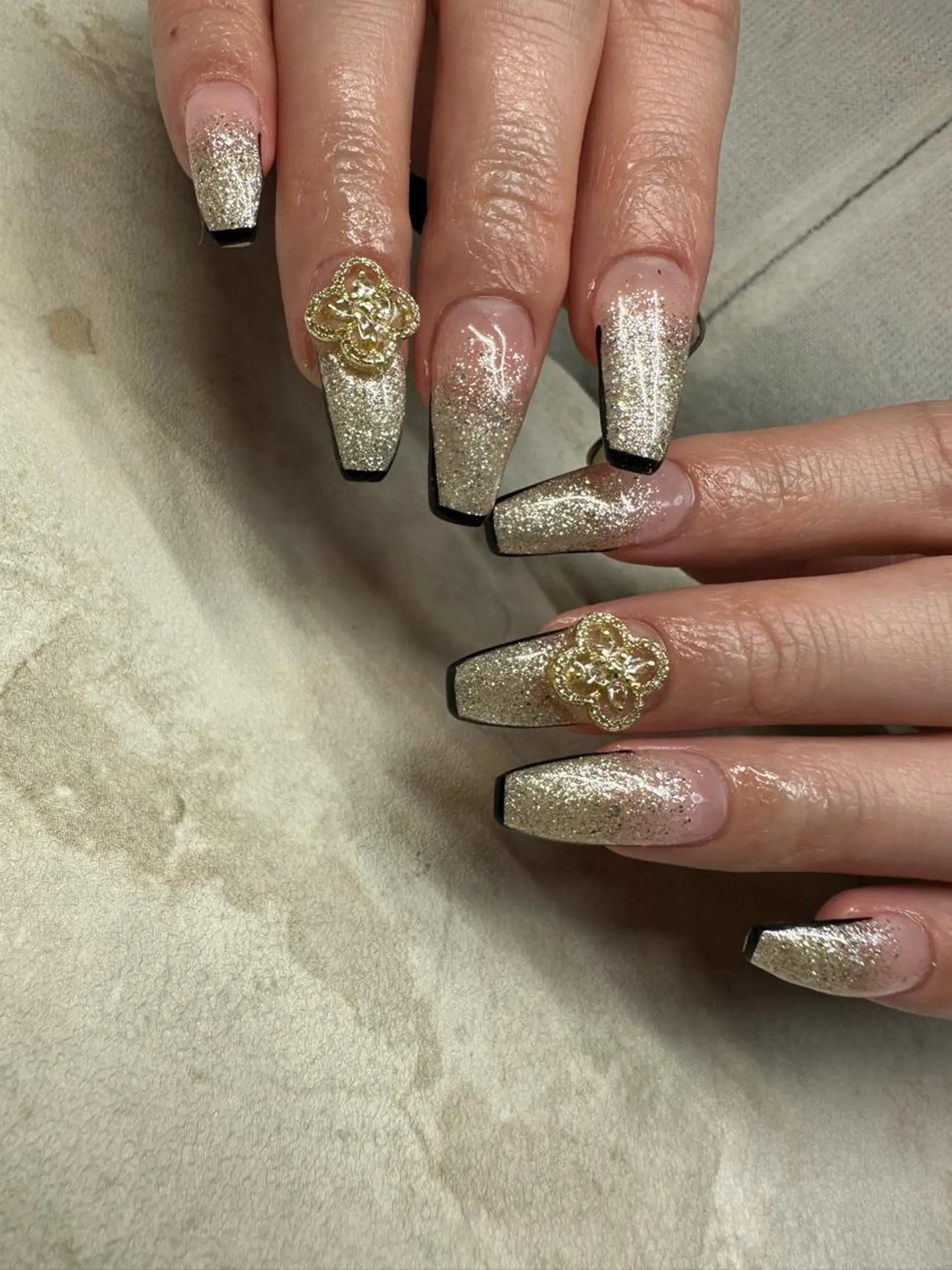 ロング カラー ヘアアレンジ キッズ ネイル マツエク・マツパ アイブロウ 福田 加奈のネイルデザイン