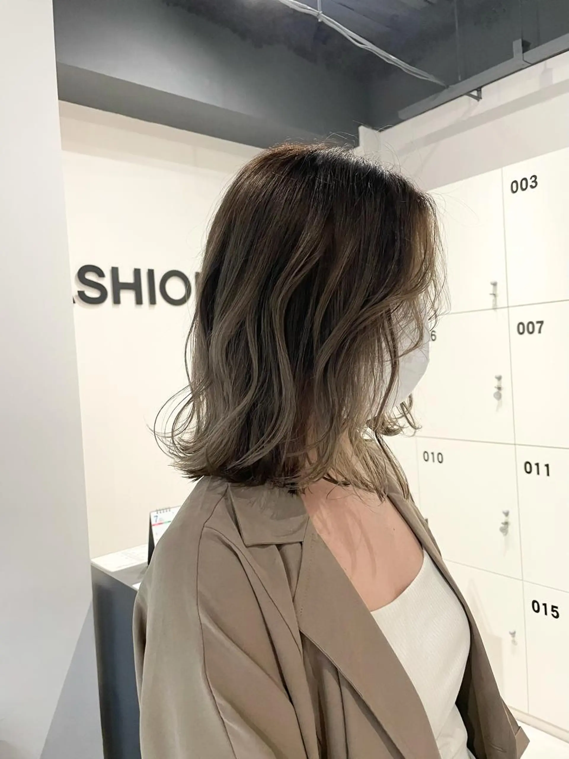ショート カラー バレイヤージュ レイヤーカット ブリーチ👩‍🦳/ ‪✂︎MANAMIのヘアスタイル