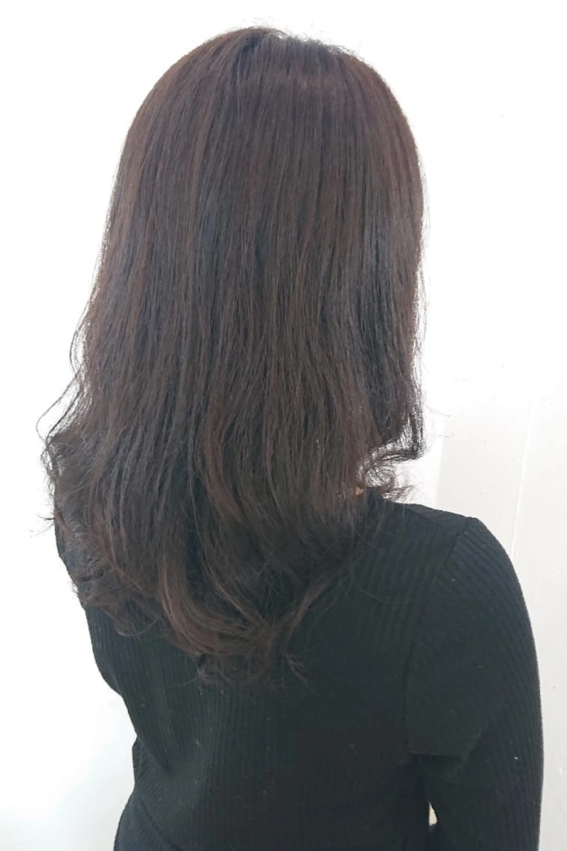 セミロング カラー セミロングパーマ ブラウンカラー 山口 彩海のヘアスタイル