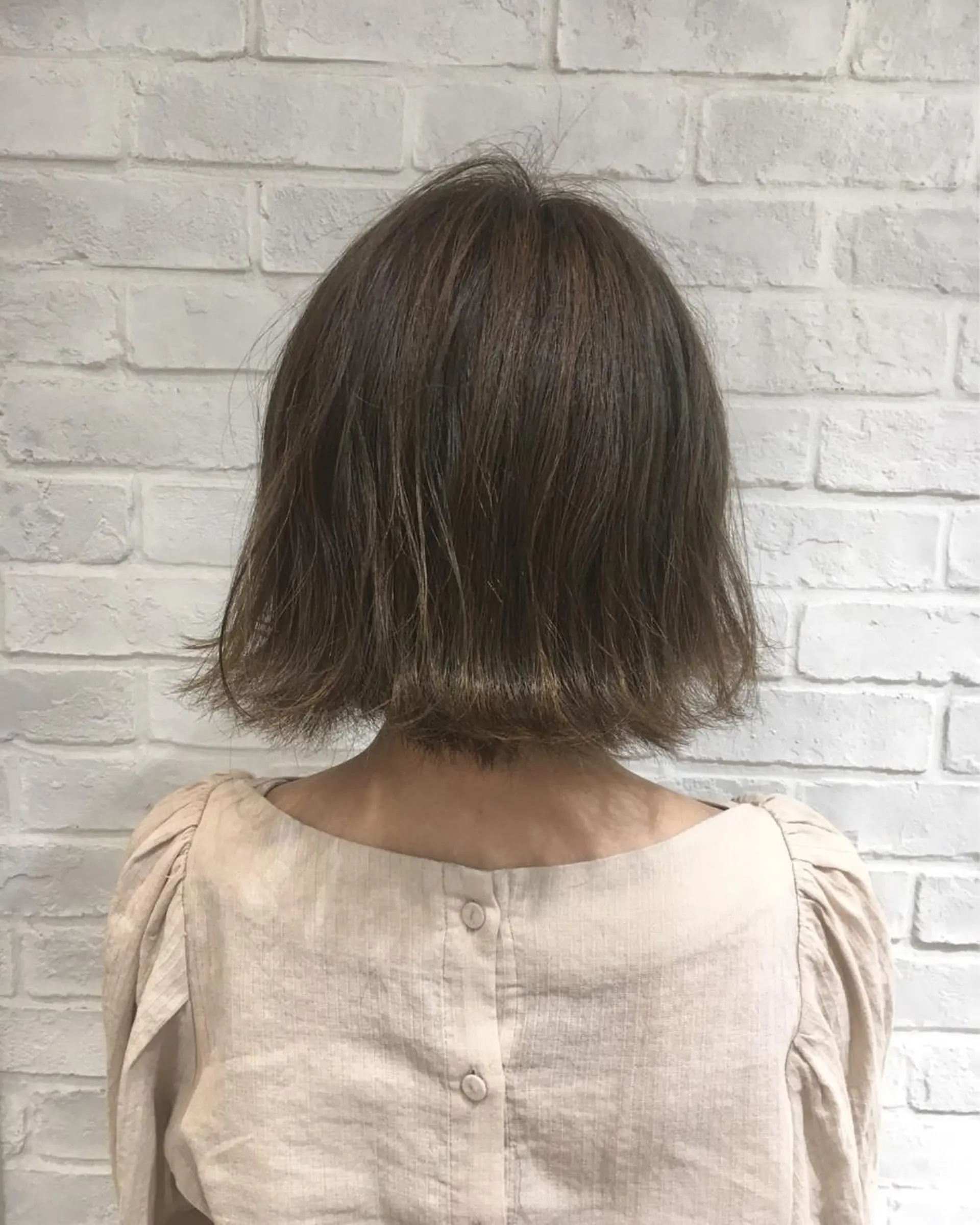 ショート カラー ハイライトカラー オリーブカラー ハイライト 江原 彩華のヘアスタイル