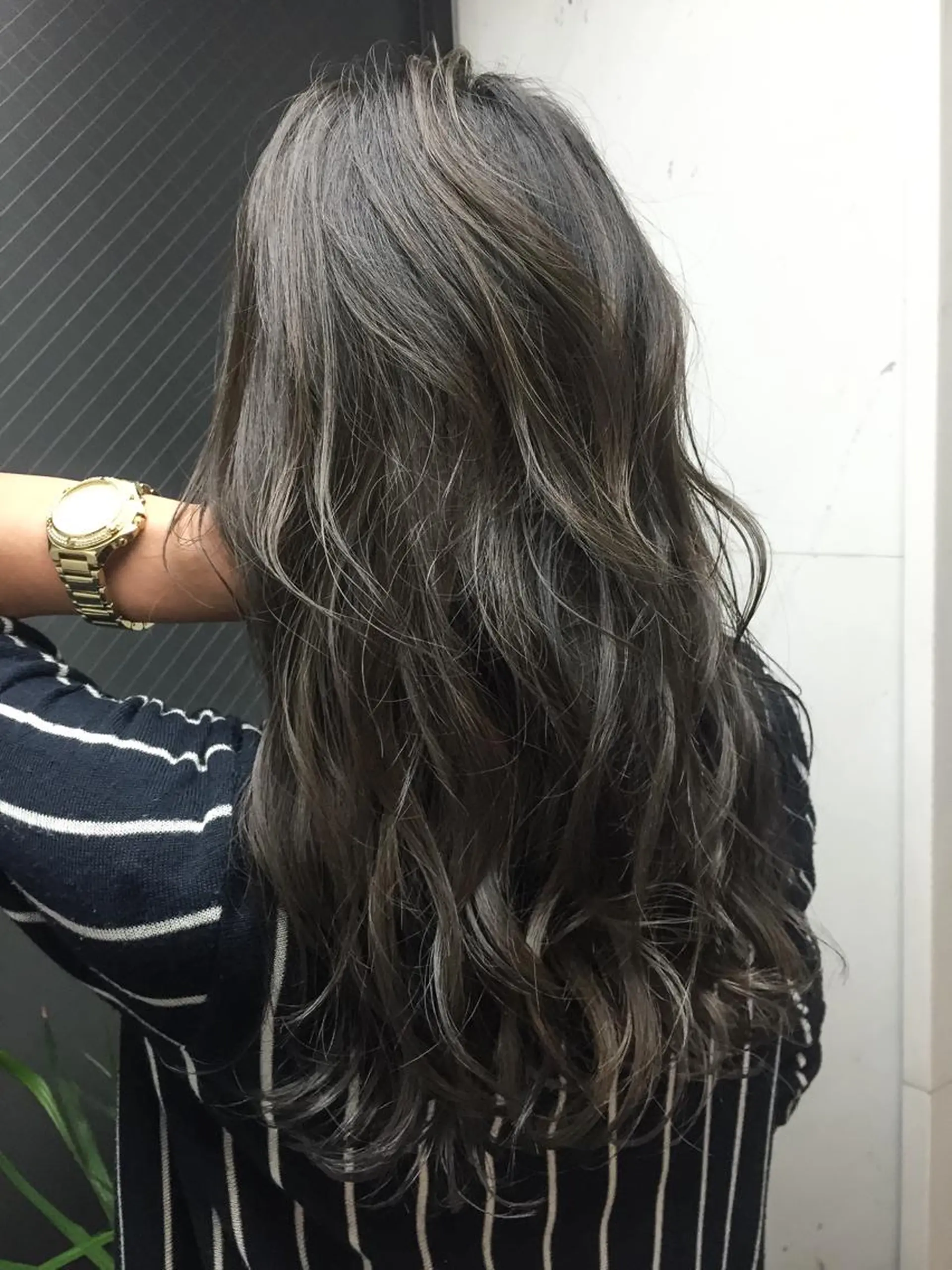 セミロング ロング カラー グレージュ ハイライトカラー ハイライト 宮内 佑規のその他イメージ