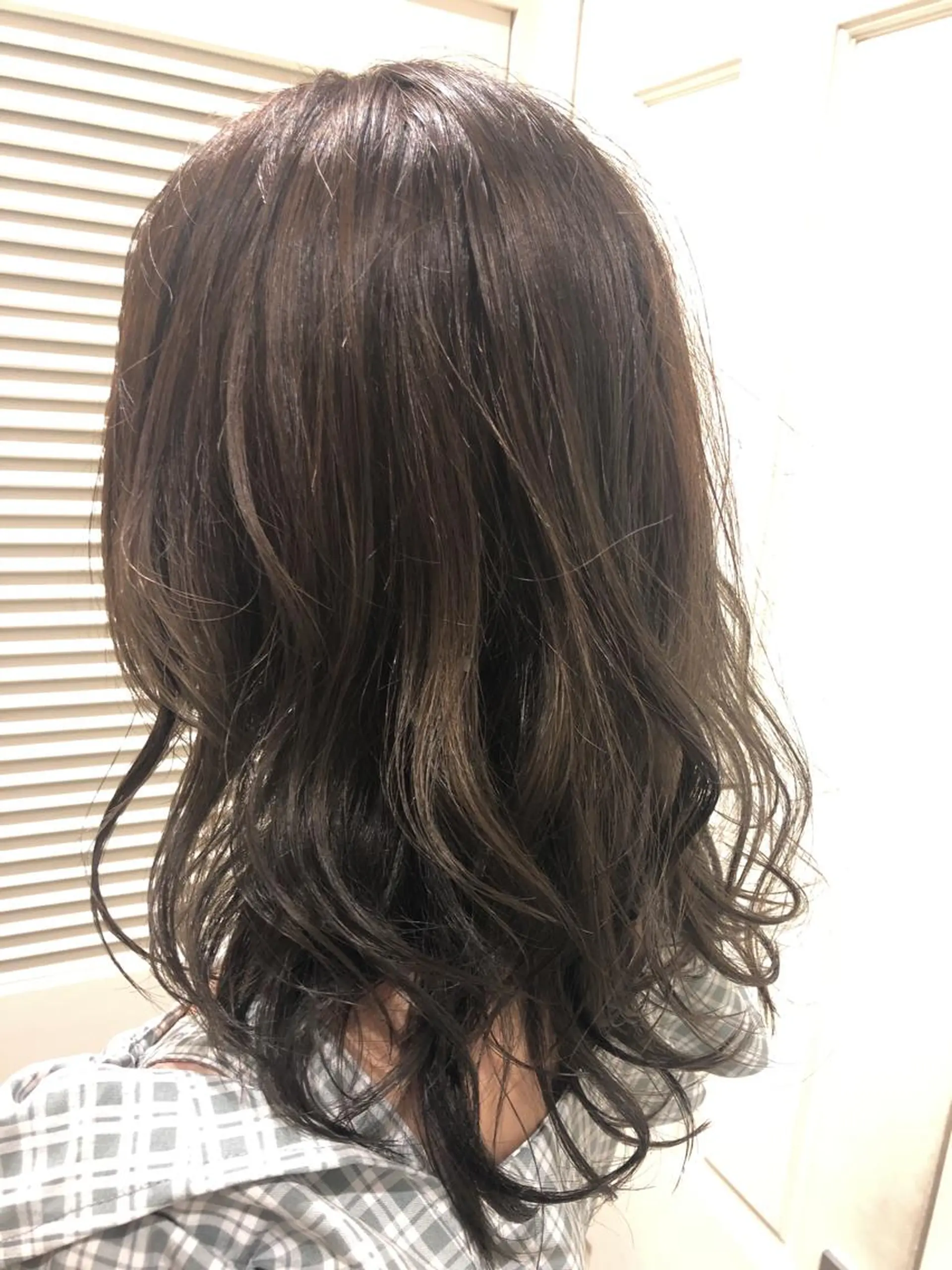 ミディアム カット ヘアカラー 南都 良太のヘアスタイル