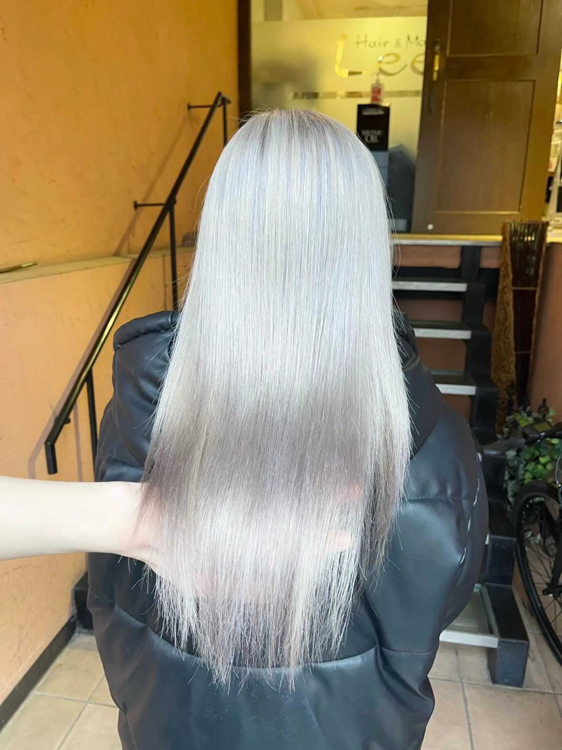 セミロング カラー パーマ ヘアアレンジ メンズ キッズ ネイル マツエク・マツパ アイブロウ メンズブリーチ ブリーチ カット ヘアカラー トリートメント 海外レイヤー/ レイヤーカット/和田のヘアスタイル