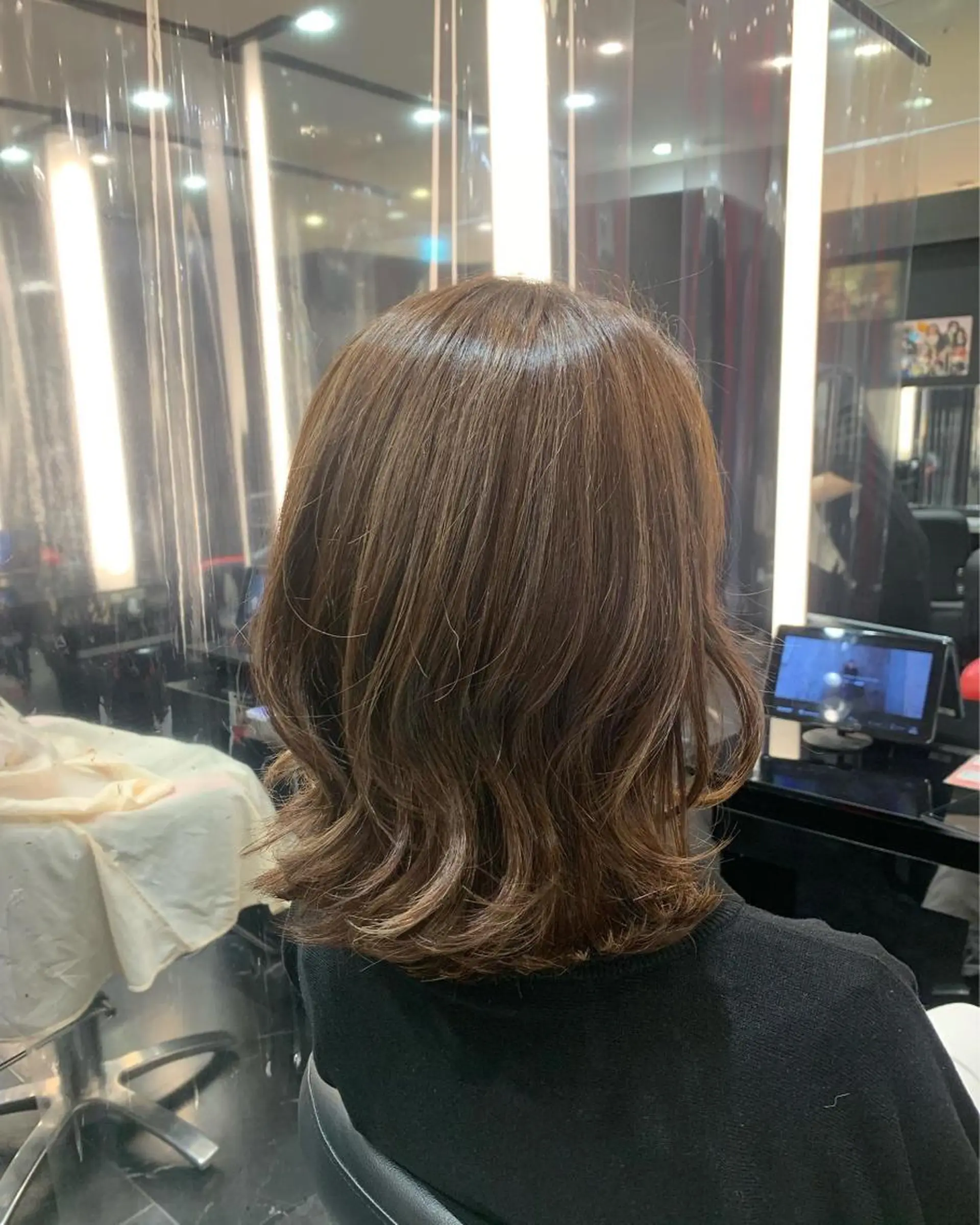 ミディアム カラー ハイライトカラー イルミナカラー ハイライト 艶髪/白髪ぼかし ヘッドスパ/大野結菜のヘアスタイル