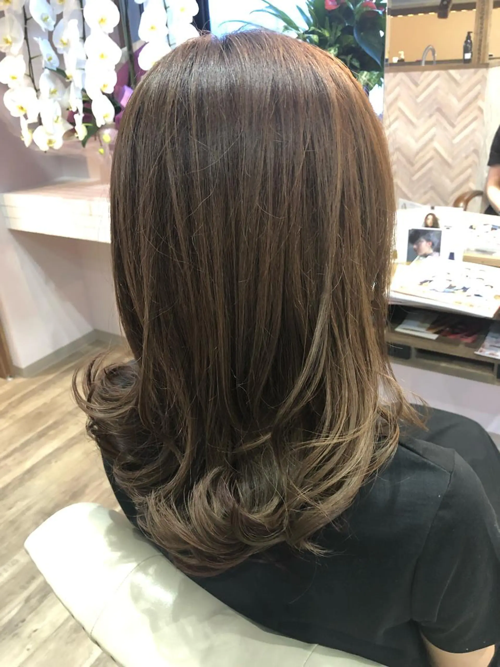 セミロング カラー デザインカラー オレンジ 今井 里美のヘアスタイル