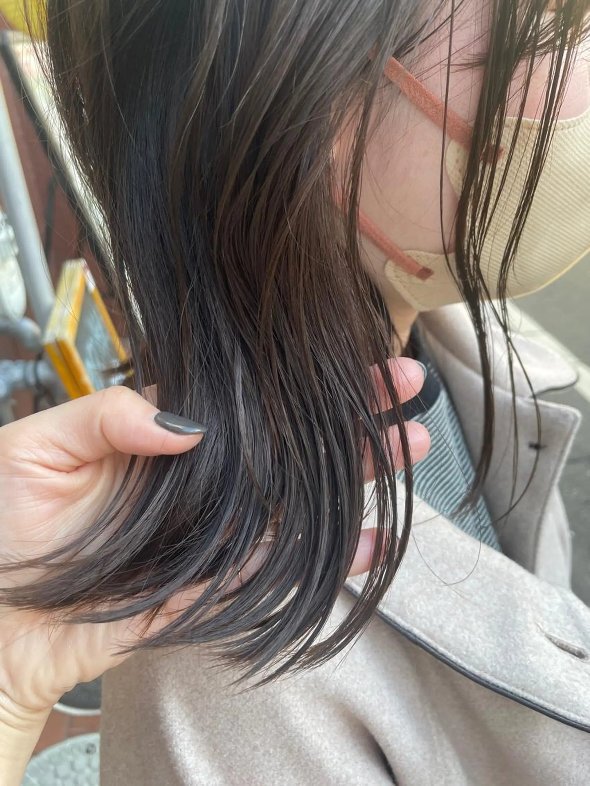 セミロング アッシュ カット ヘアカラー トリートメント さの あやねのヘアスタイル