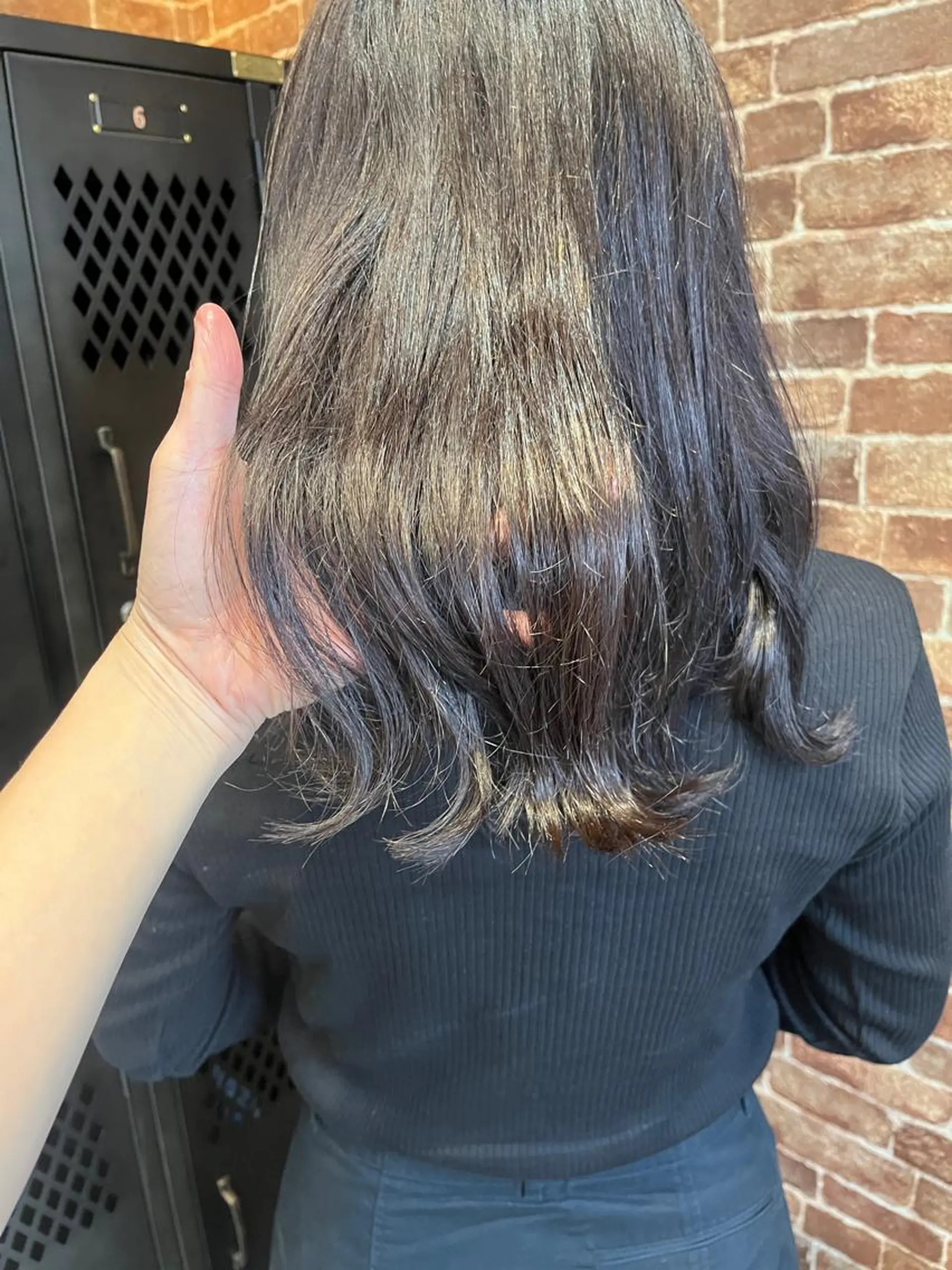 セミロング カラー パーマ ヘアアレンジ メンズ キッズ ネイル マツエク・マツパ アイブロウ メンズブリーチ メンズハイライト メンズインナーカラー メンズ韓国風 ブリーチ ヘッドスパ 久木原 ゆりのヘアスタイル