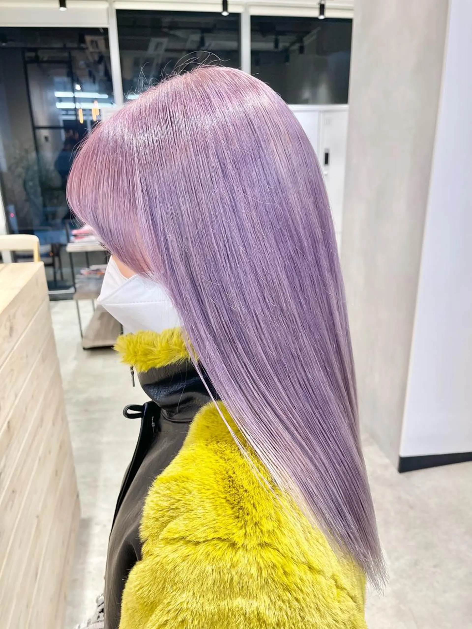 セミロング カラー パープルカラー ハイトーン×レイヤー ／遠藤将太のヘアスタイル