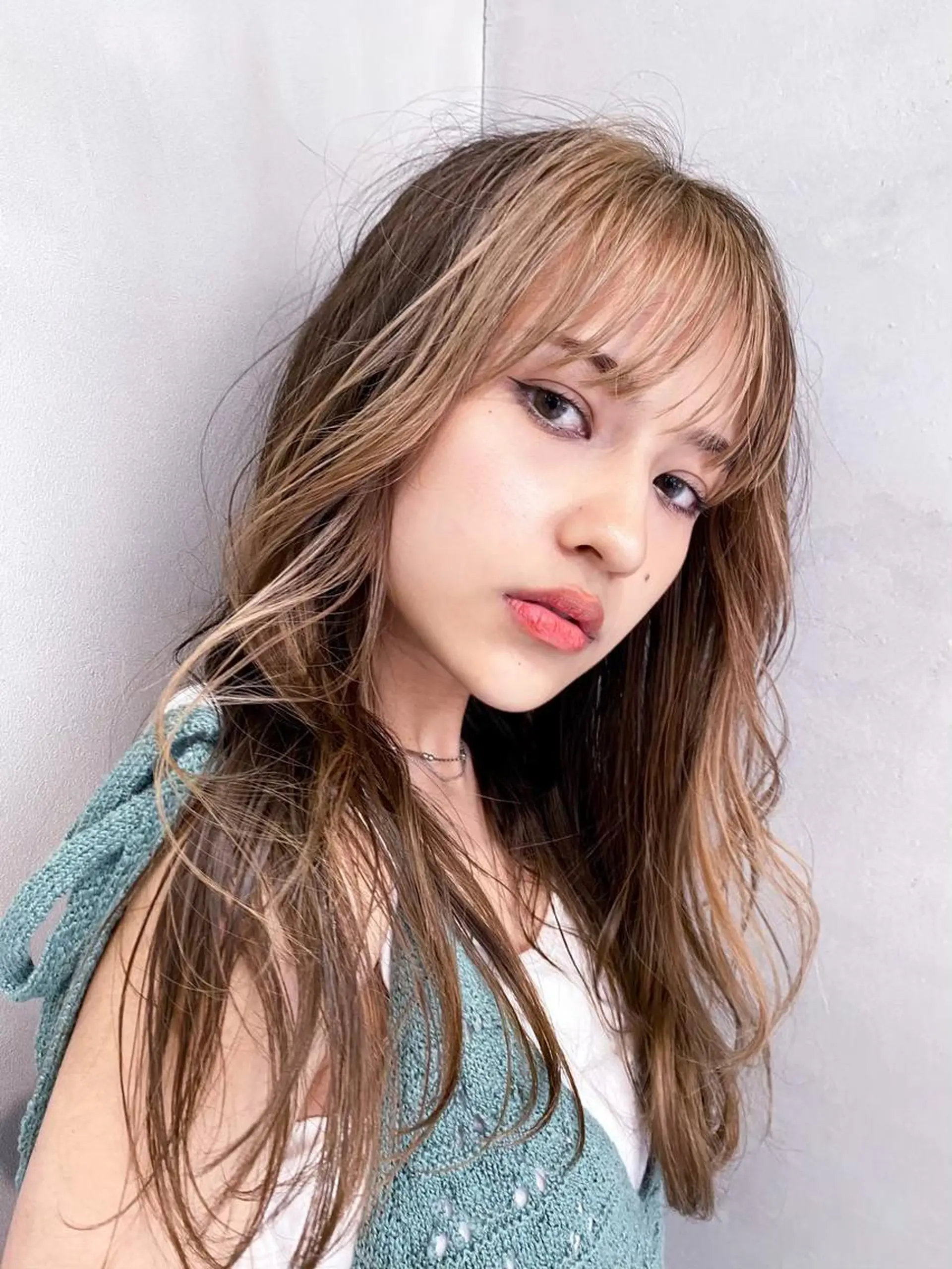 ミディアム カラー ヘアアレンジ ミディアムパーマ アクアカラー ダブルカラー グラデーションカラー ハイライトカラー 💝髪質改善💝_ chlom🌸春🌸のヘアスタイル