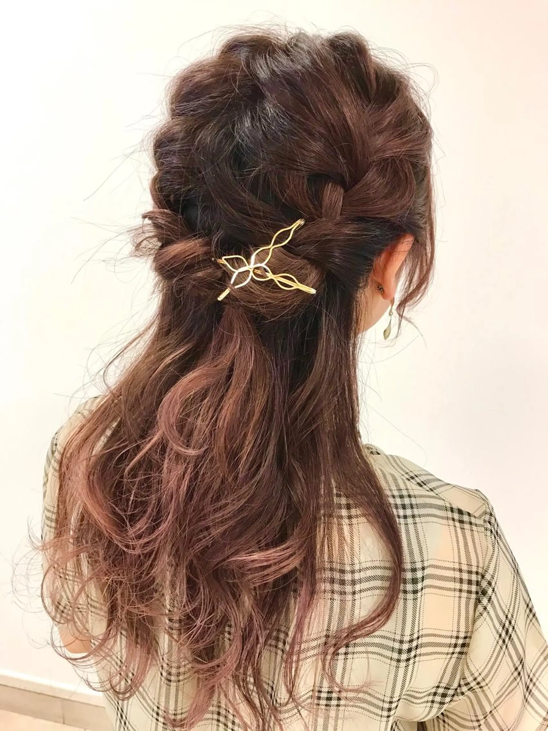 セミロング ヘアアレンジ ハーフアップ ヘアセット 高橋恵🌈生え癖改善 ウルフ/レイヤーのヘアスタイル