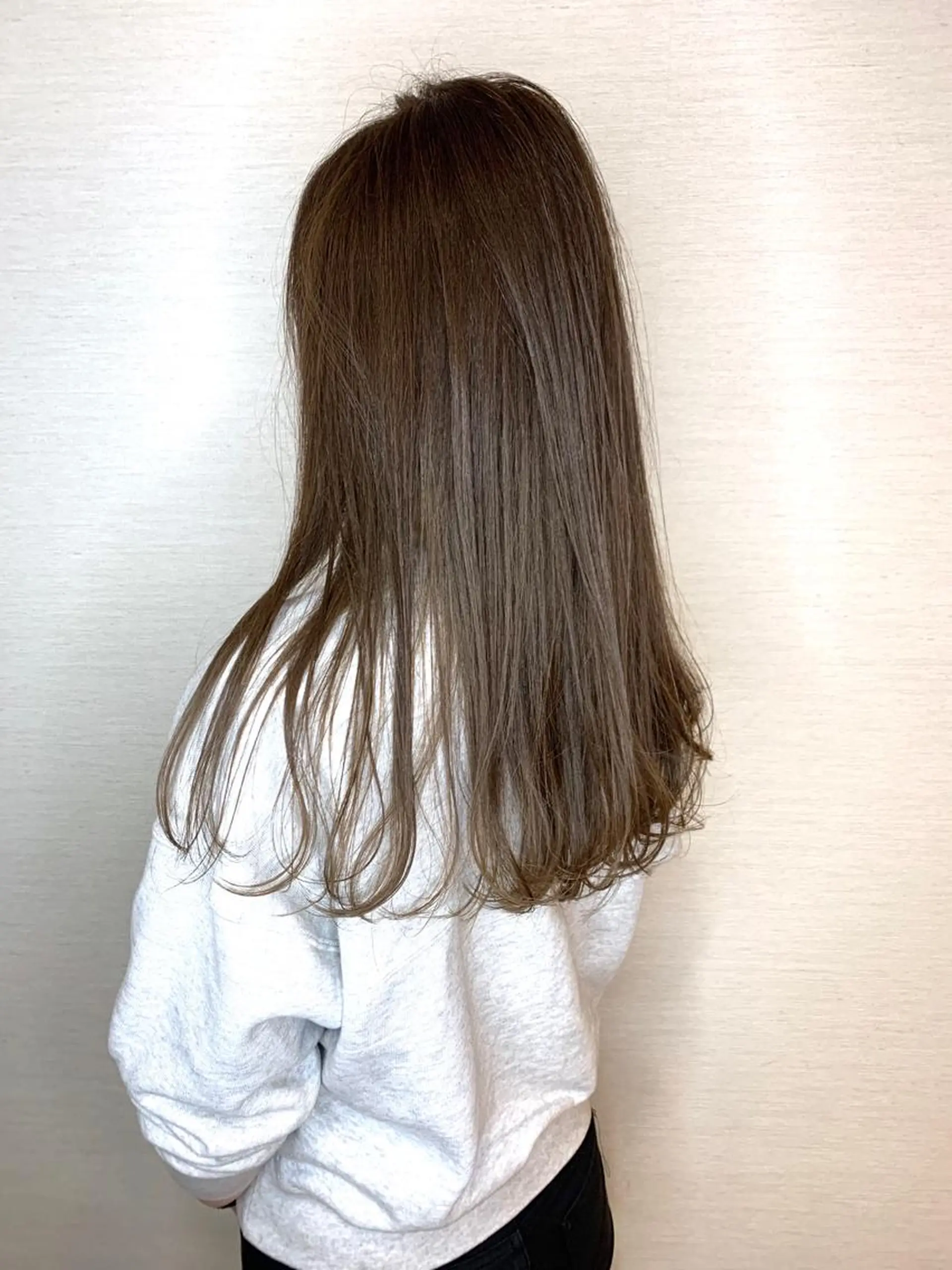 ロング カラー ベージュカラー 韓国レイヤーカット/ ダブルカラーのヘアスタイル