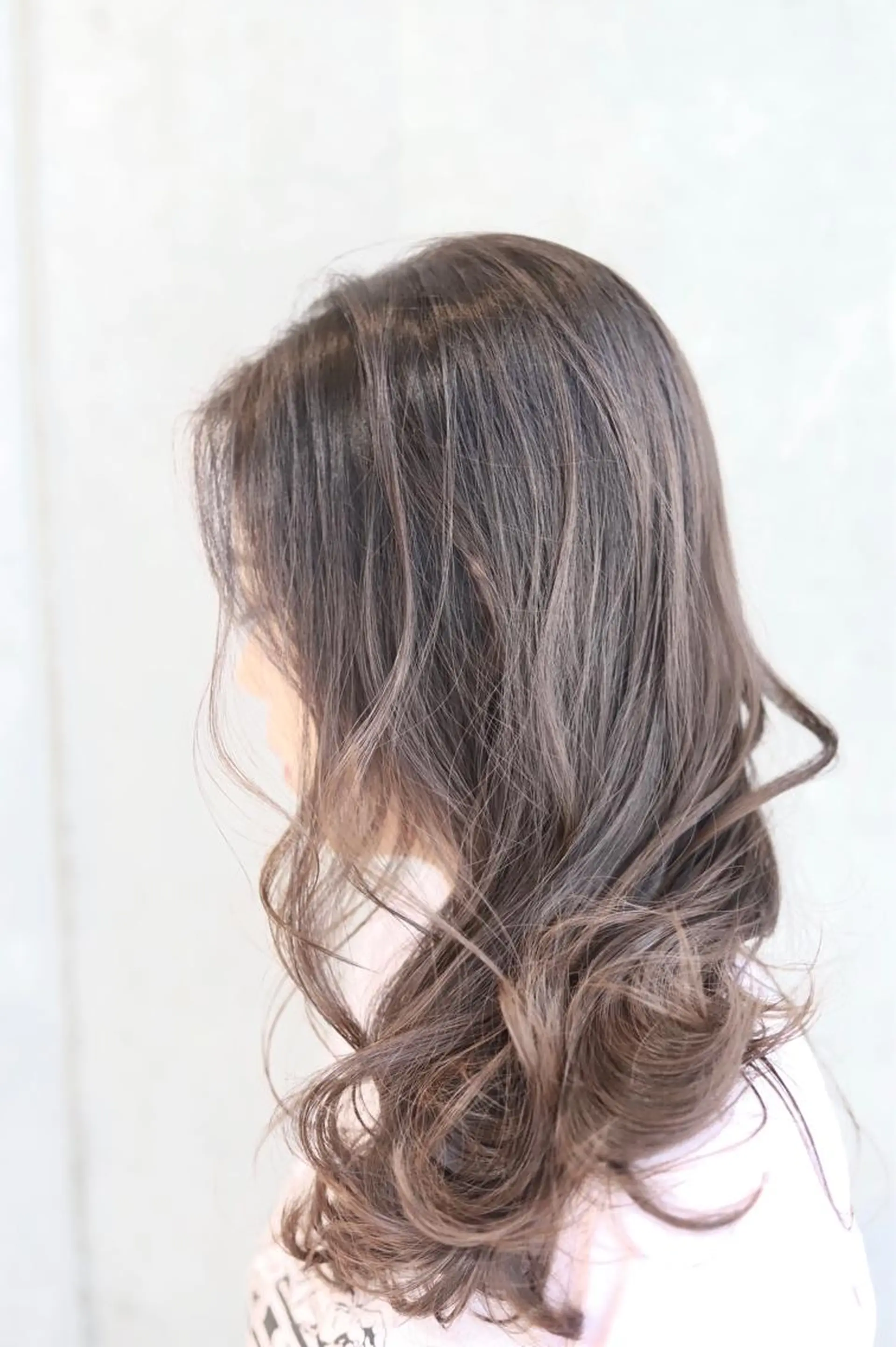 ロング カラー 透明感カラー グレージュ カット ヘアカラー トリートメント ヘアセット アドミラルYoshi oのヘアスタイル