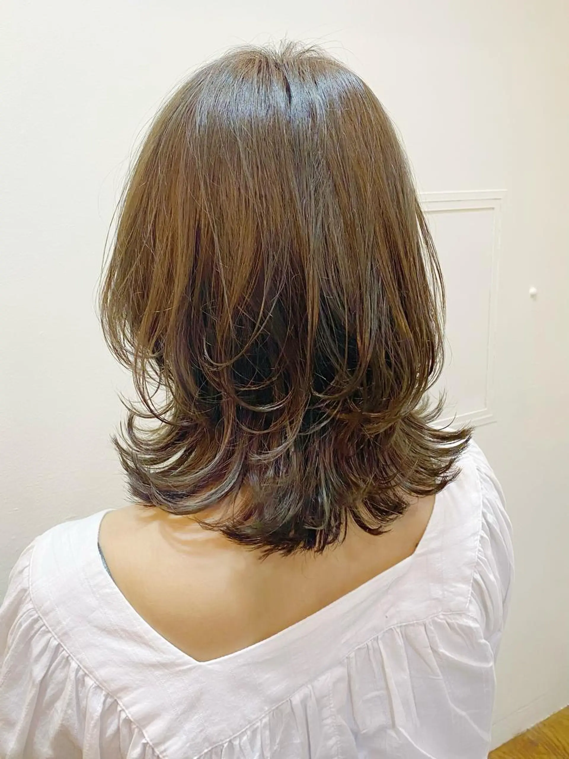 ミディアム カラー レイヤーカット ミディアムヘア🌼 さきのヘアスタイル