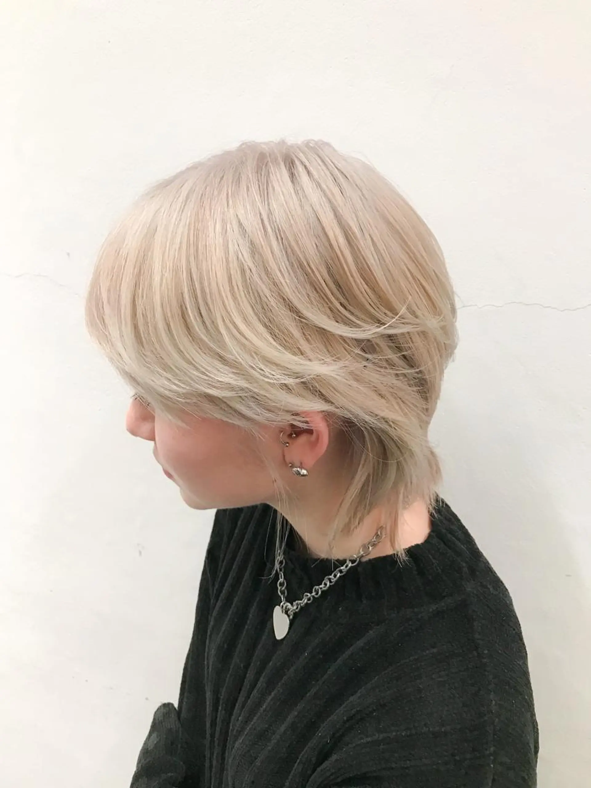 ショート カラー ブロンド ホワイトブロンド 特別モデル価格 タカシマイッセイのヘアスタイル