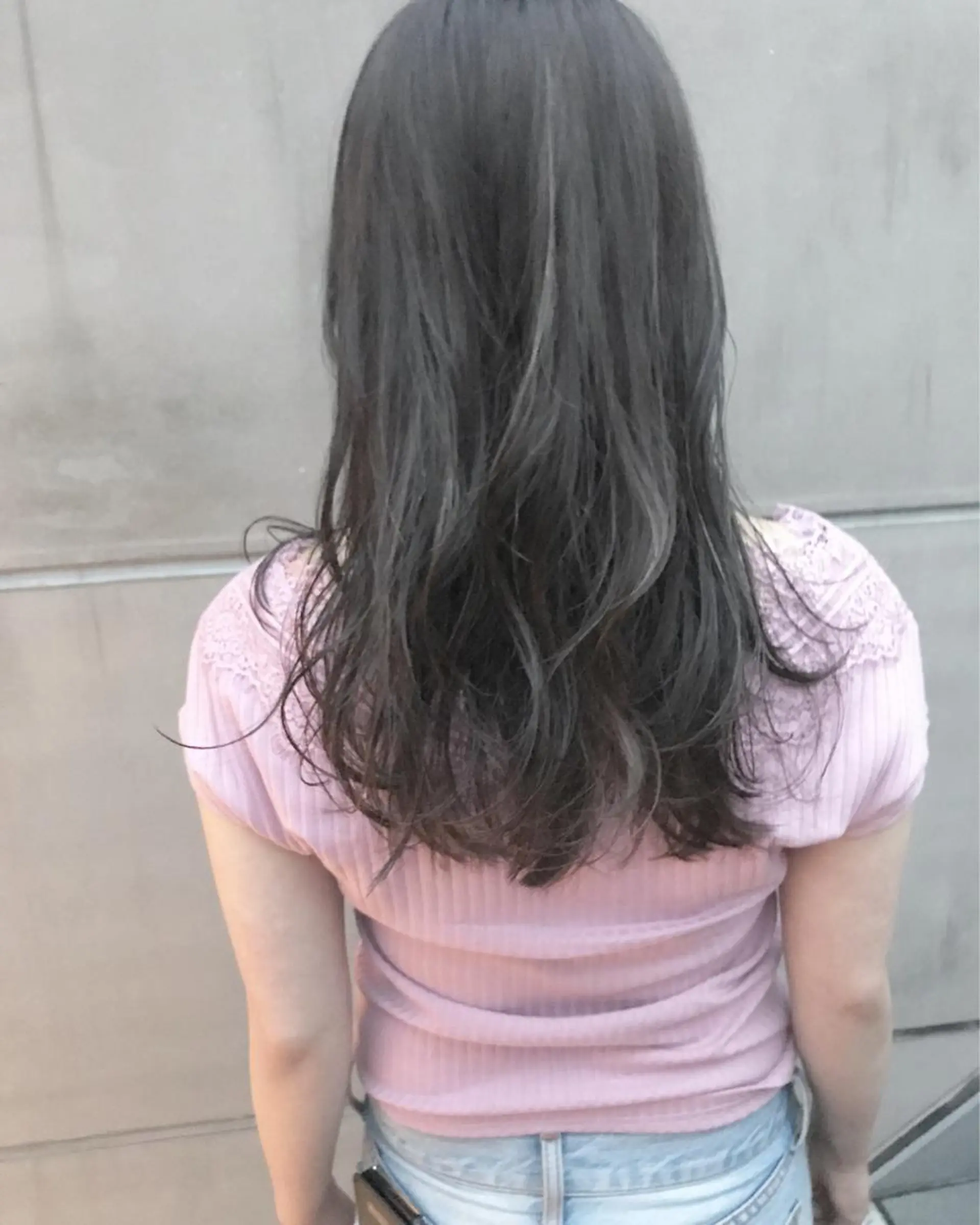 ロング カラー ダークグレー ダークグレージュ グレージュ ハイライトカラー ハイライト 【渋谷で人気】艶髪× 髪質改善/ツヤカラーのヘアスタイル