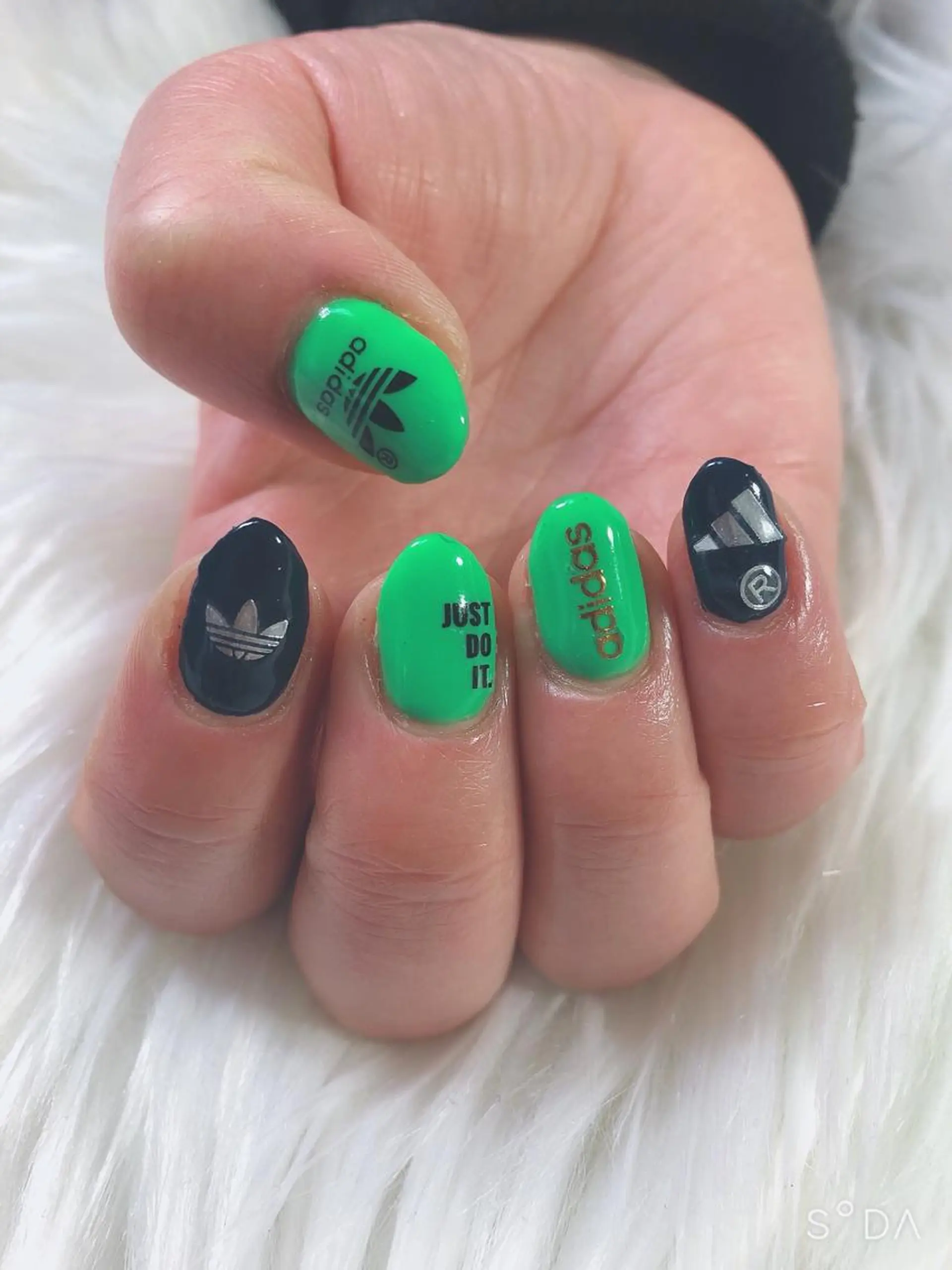 ネイル 持ち込み ハンドネイル フットネイル miwa ミワのネイルデザイン