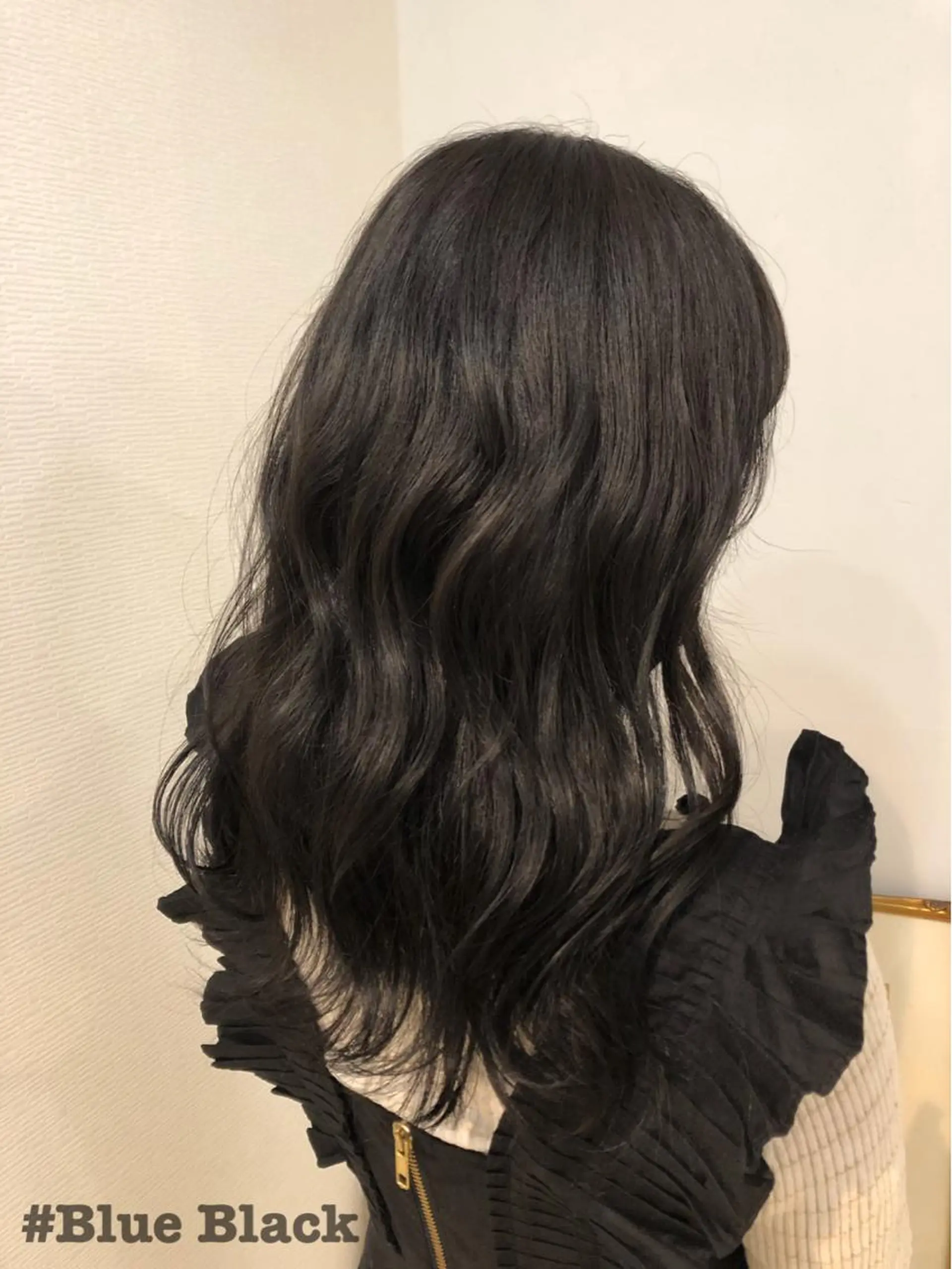ロング カラー 黒髪 ブリーチ ブルーカラー ブルーブラック グレージュ 🤍中野 レオ🤍のヘアスタイル