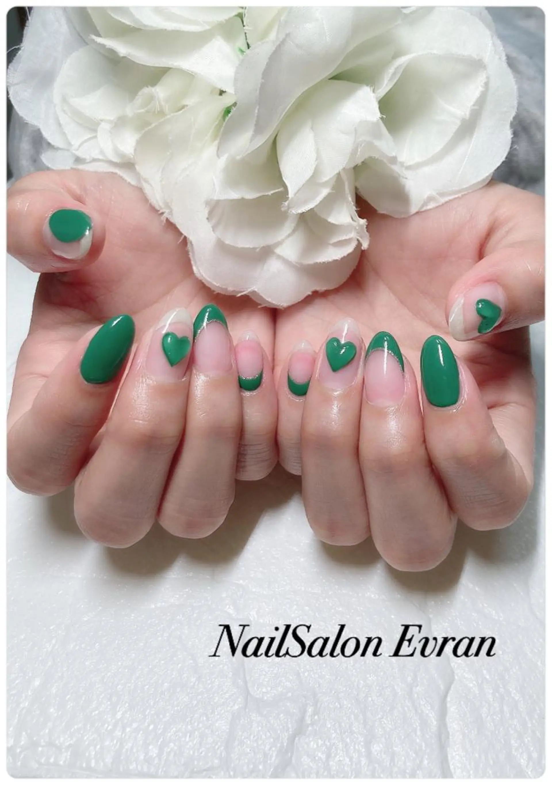 ネイル アートネイル フレンチネイル マグネットネイル 持ち込み ニュアンスネイル ハンドネイル Nail salon Evranのネイルデザイン