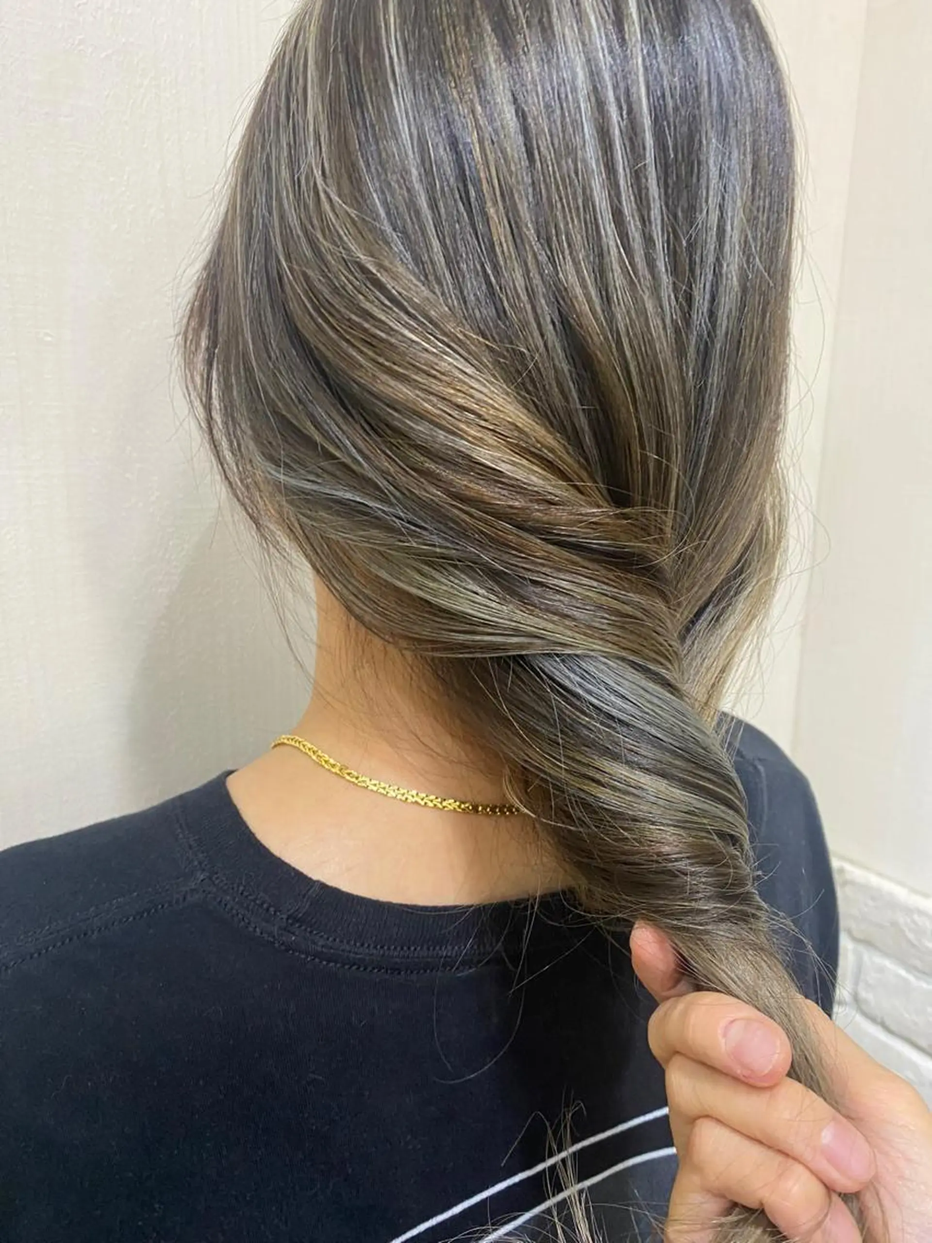 ロング カラー ヘアアレンジ グレージュ ハイライトカラー ハイライト きむえり/髪質改善 /うねり広がり改善のヘアスタイル