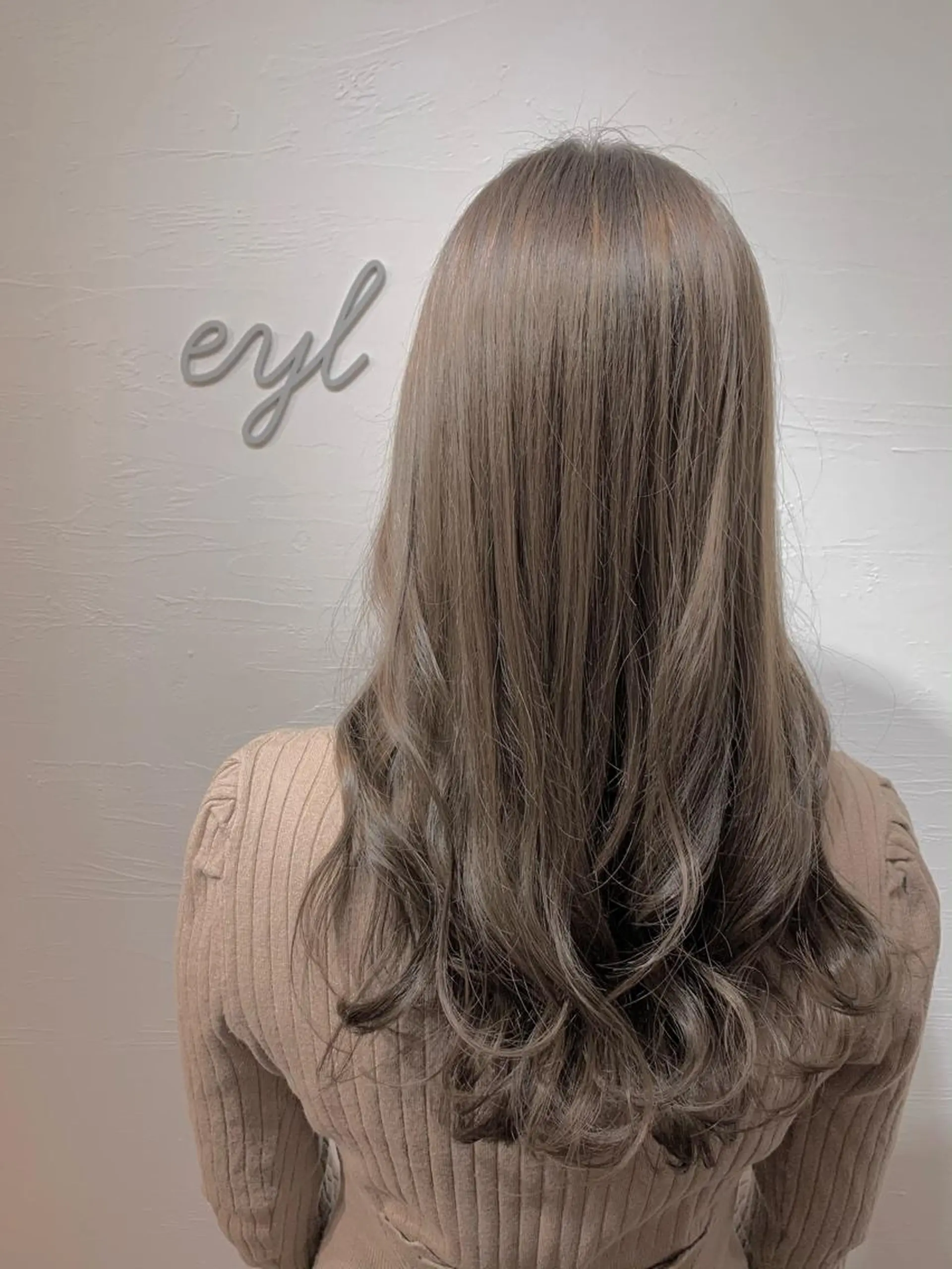 ロング カラー ベージュカラー ブラウンカラー イルミナカラー 💎赤み消しカラー 特化型デザイナー💎のヘアスタイル