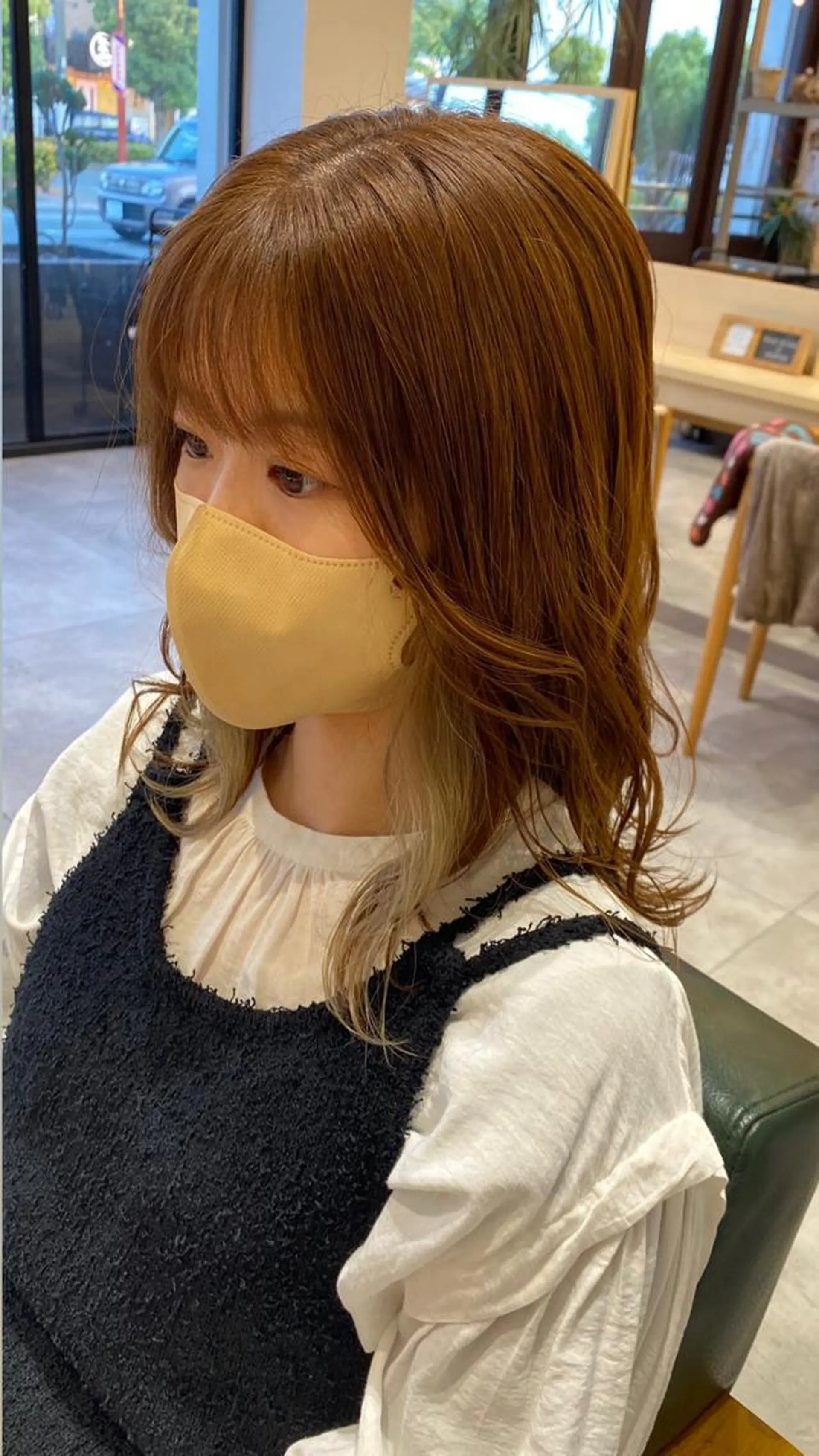 カラー 石田 菜月のヘアスタイル