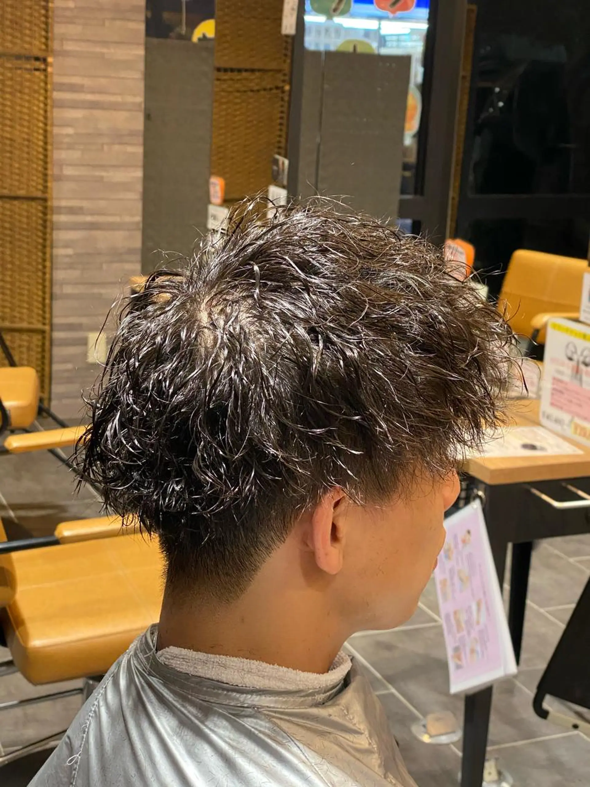 パーマ メンズ 尾崎 優也のヘアスタイル