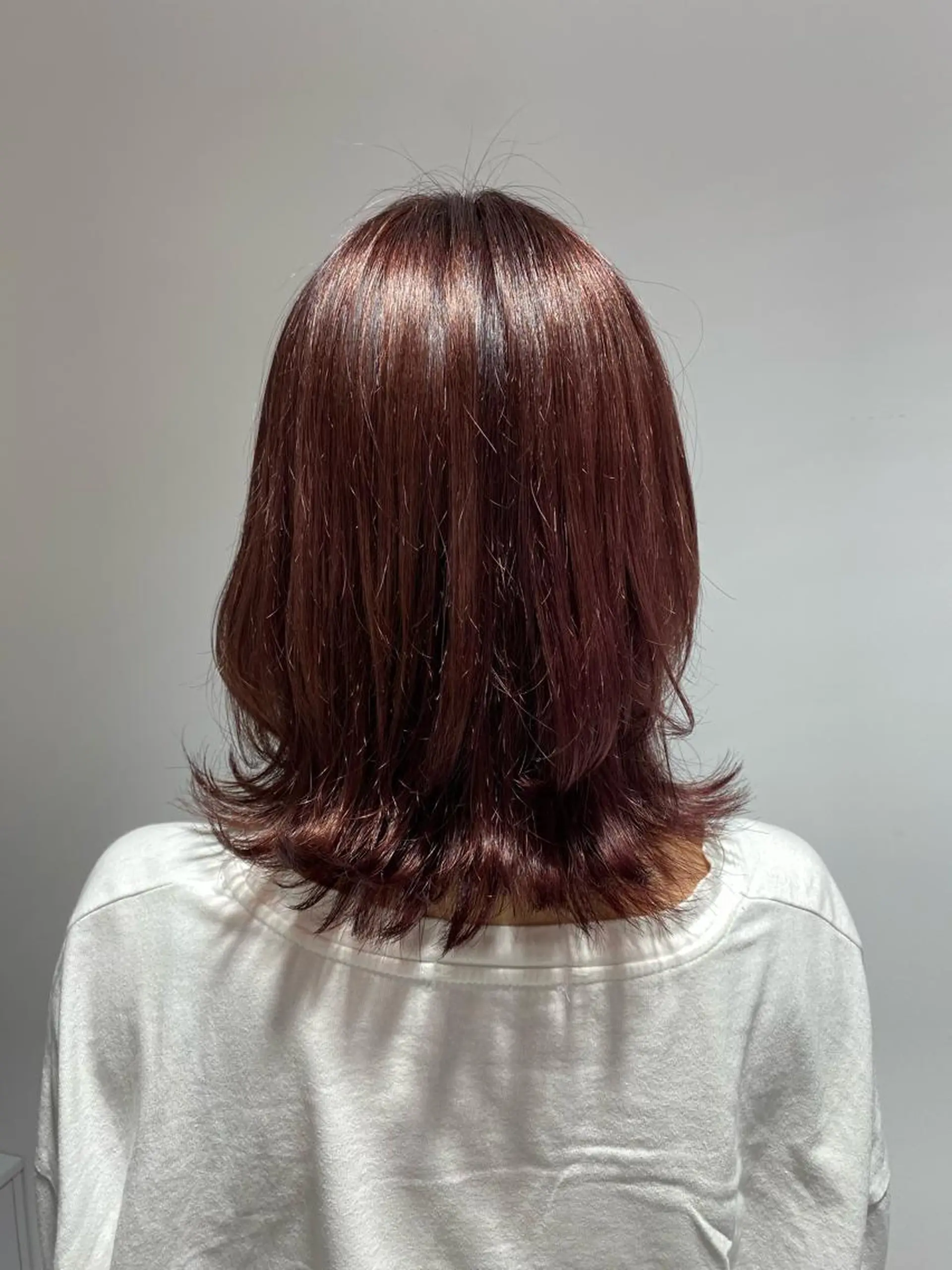 ミディアム 小谷野 真優のヘアスタイル