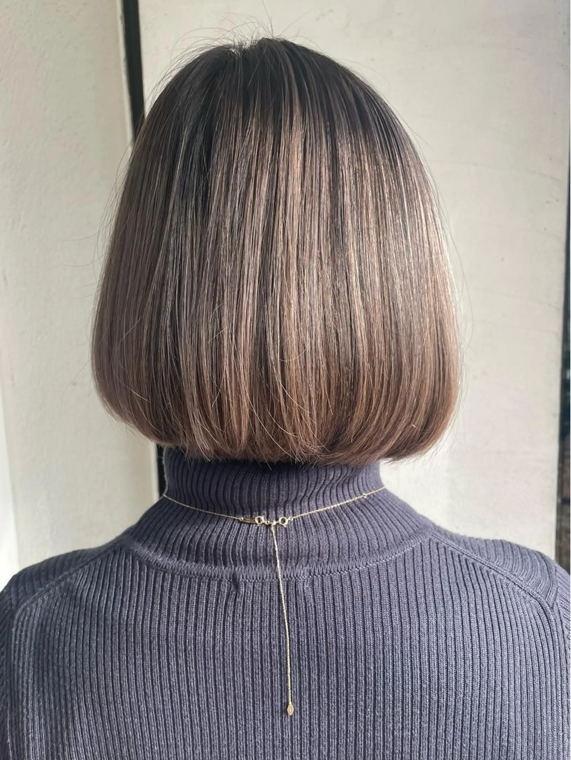 ショート カラー バレイヤージュ ブリーチ ボブ レイヤーカット 限定1名撮影モデル 村中衣里のヘアスタイル