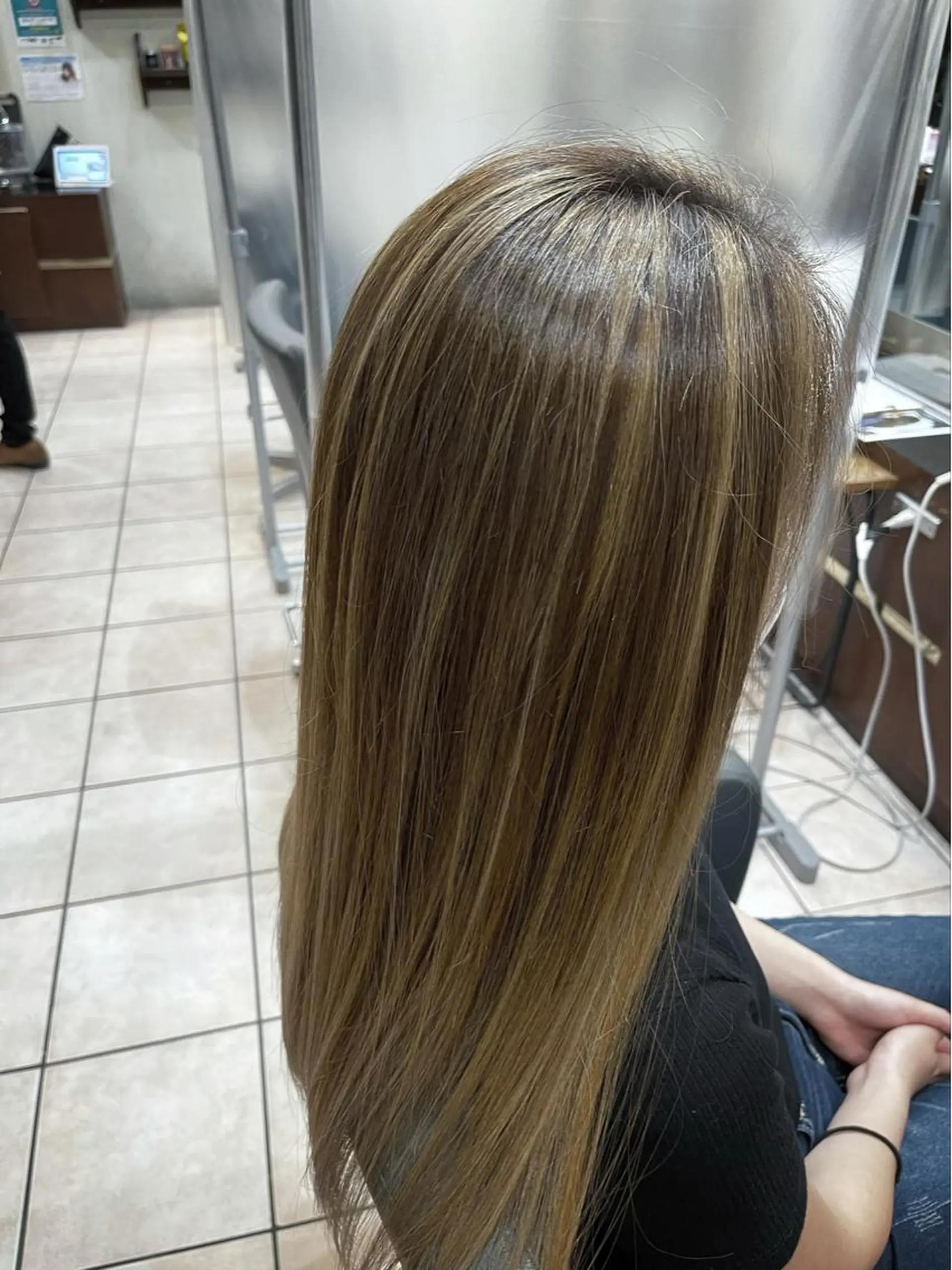 ロング カラー バレイヤージュ レイヤーカット カット ヘアカラー トリートメント Zina天王寺 CHIAKIのヘアスタイル