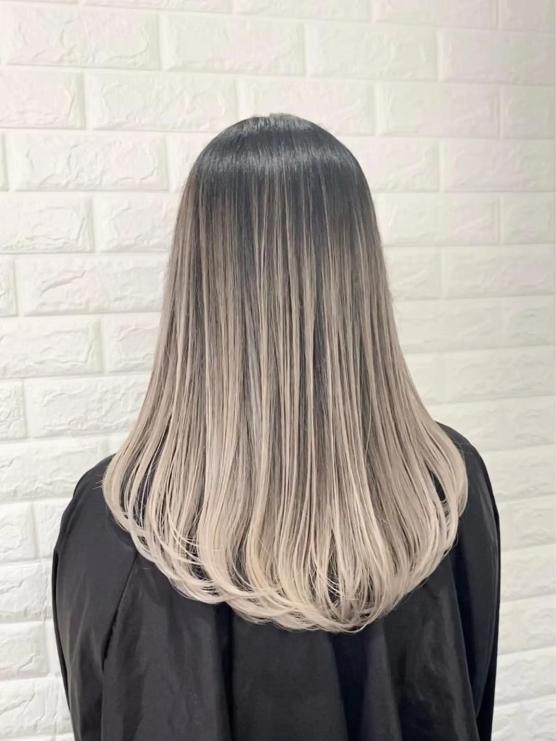 セミロング カラー 三嶽 勝輝のヘアスタイル