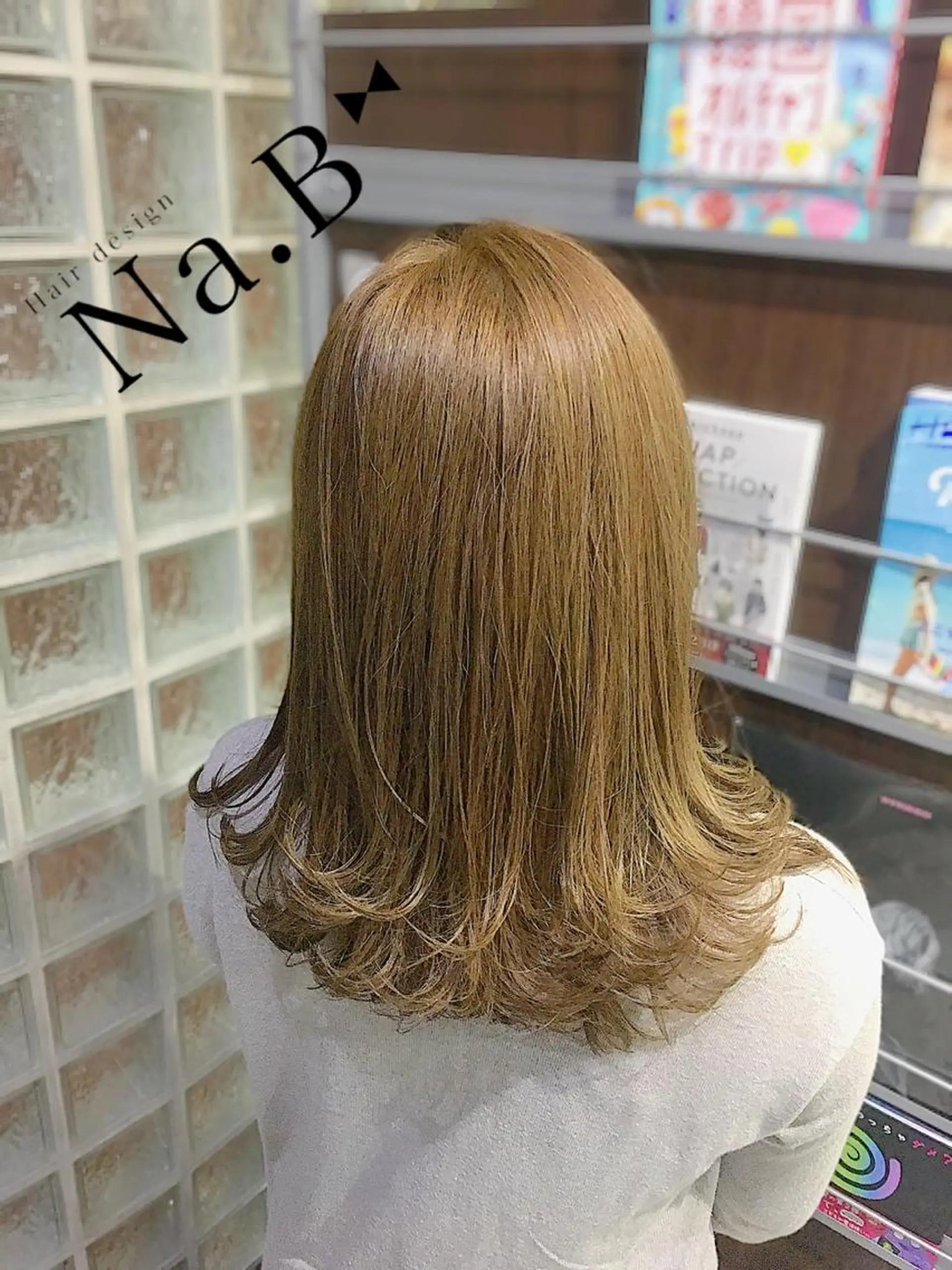 セミロング カラー パーマ ヘアアレンジ ジユン 지윤のヘアスタイル