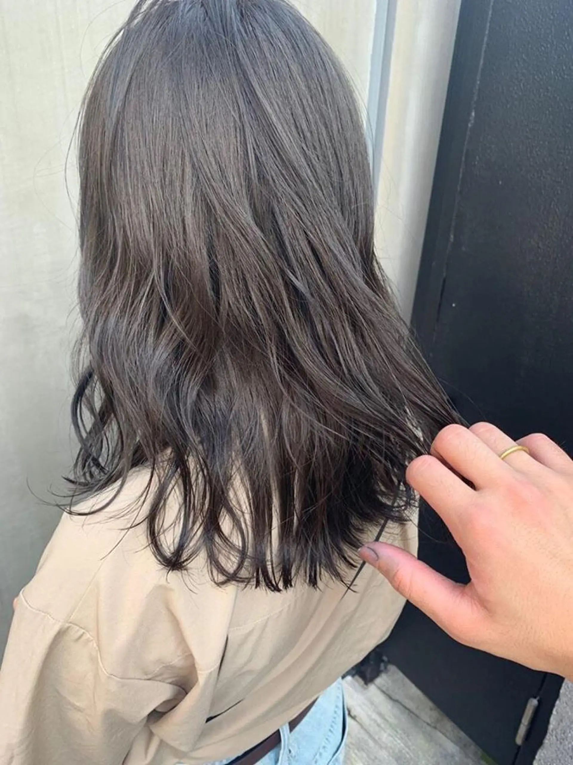 セミロング カラー グレージュ オリーブグレージュ オリーブグレー 赤み消し韓国ヘア レイヤー縮毛🤍渡邉のヘアスタイル