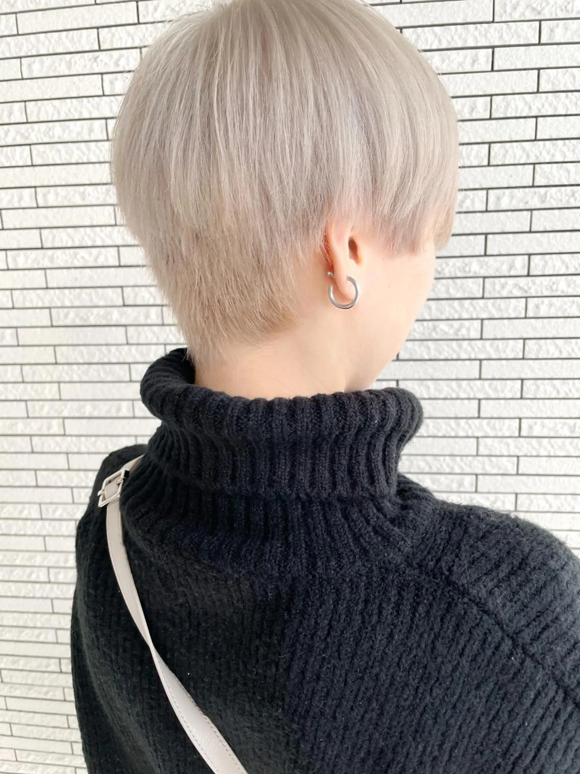 ショート カラー マエダ リョウのヘアスタイル