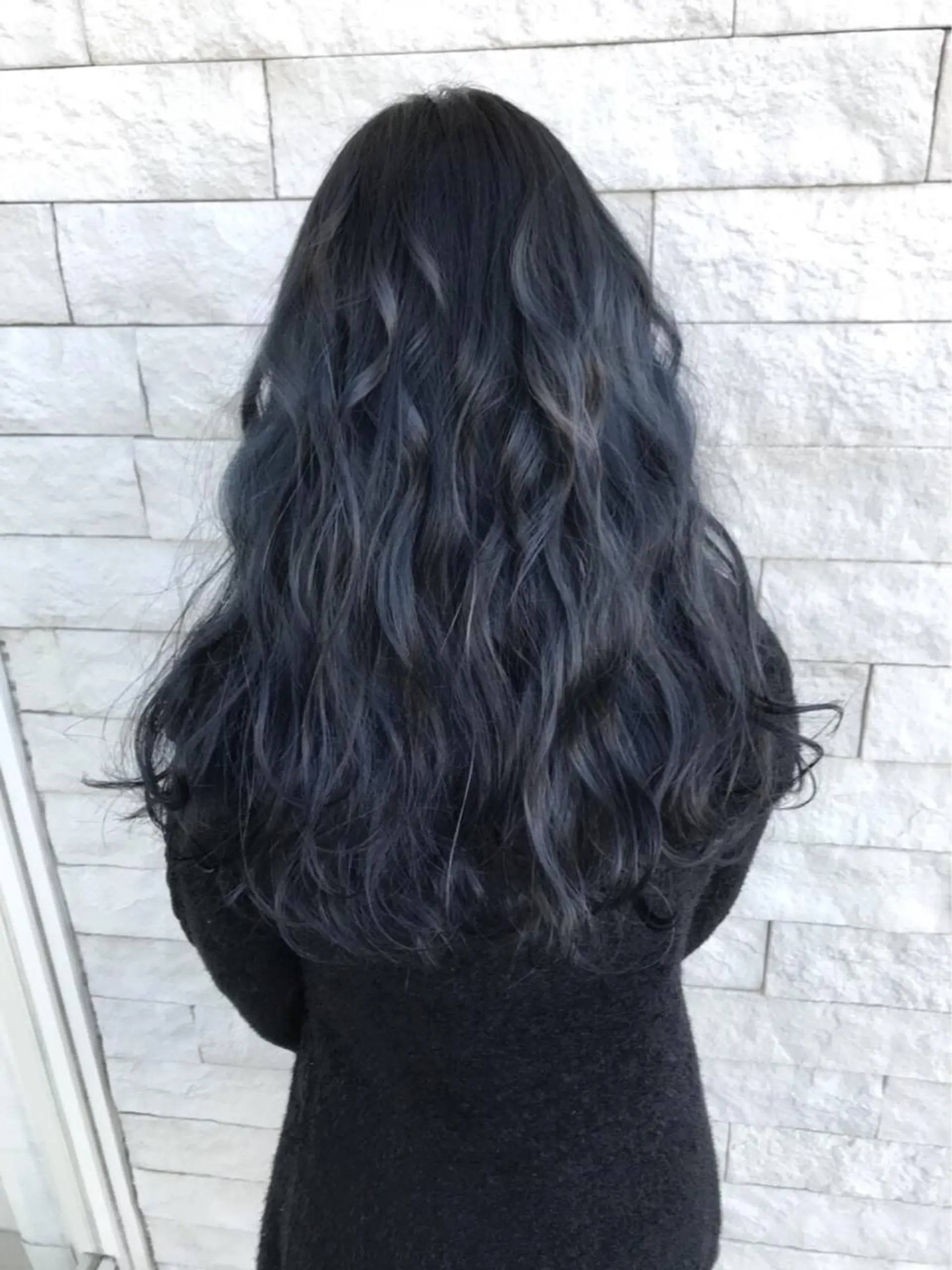 ロング カラー 黒髪 ブルーカラー ブルーブラック カット ヘアカラー トリートメント 宍戸 海斗のヘアスタイル