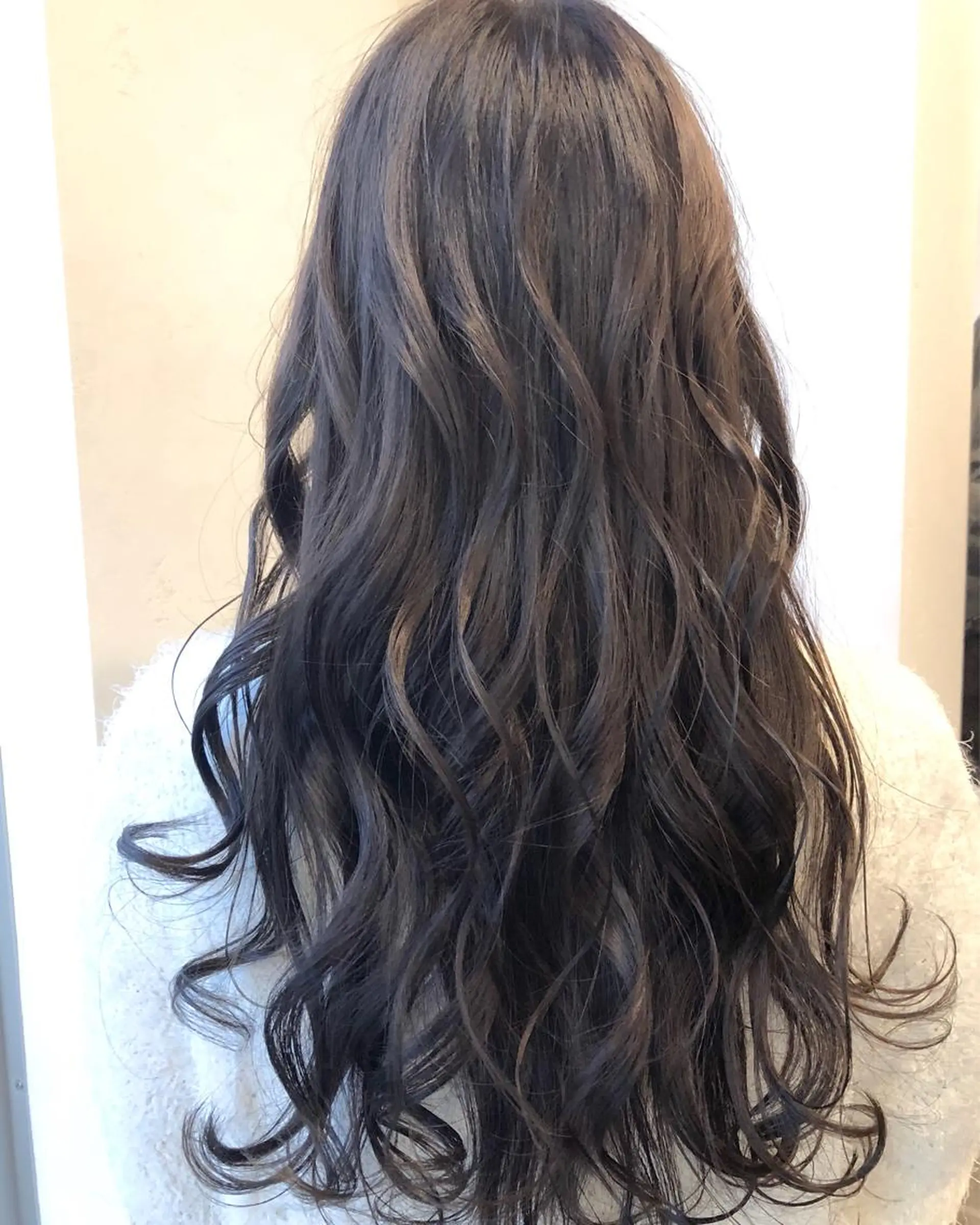 ロング カラー グレージュ TOWA 野村　コウダイのヘアスタイル