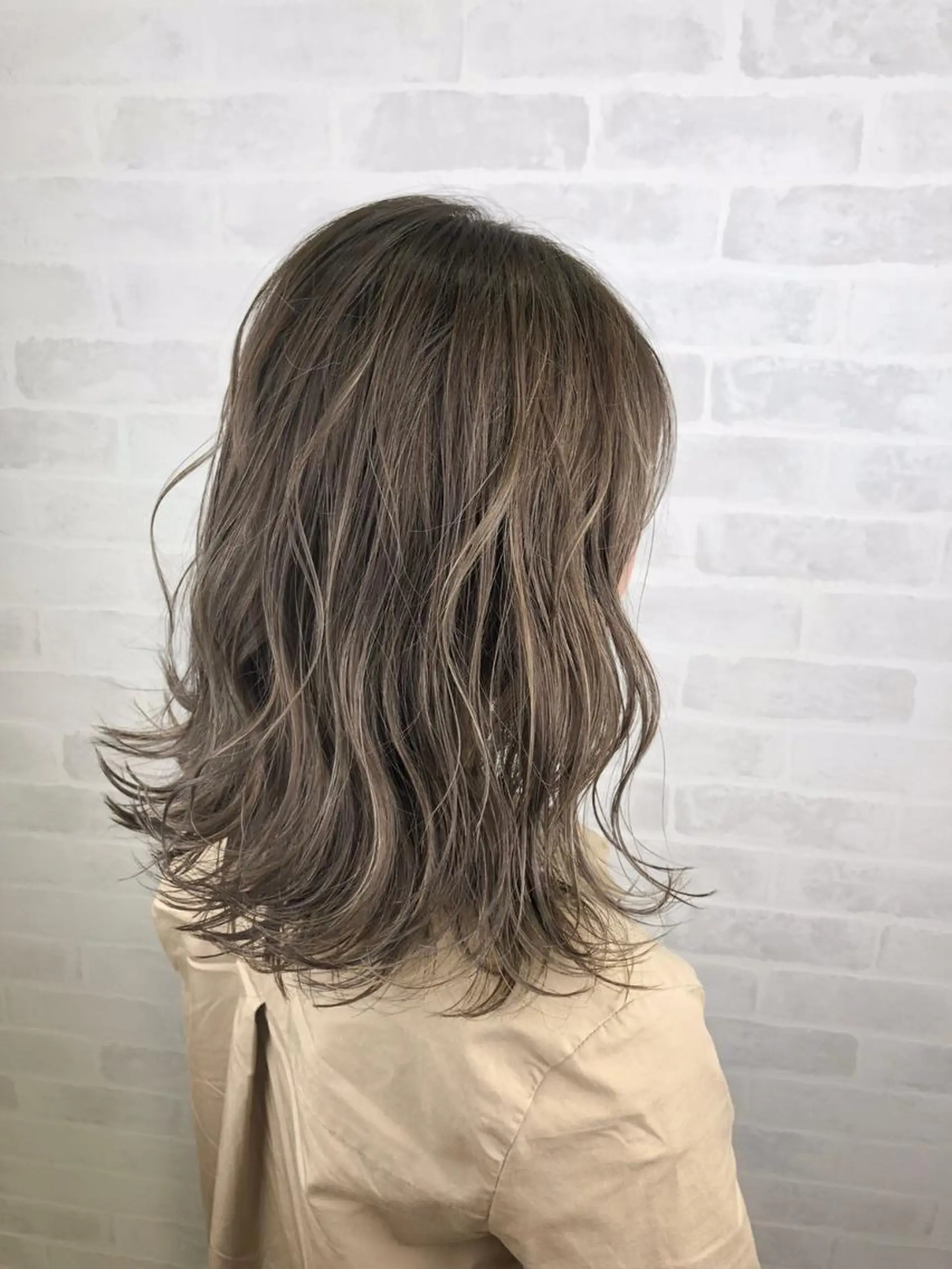 カラー デザインカラー Lienのヘアスタイル